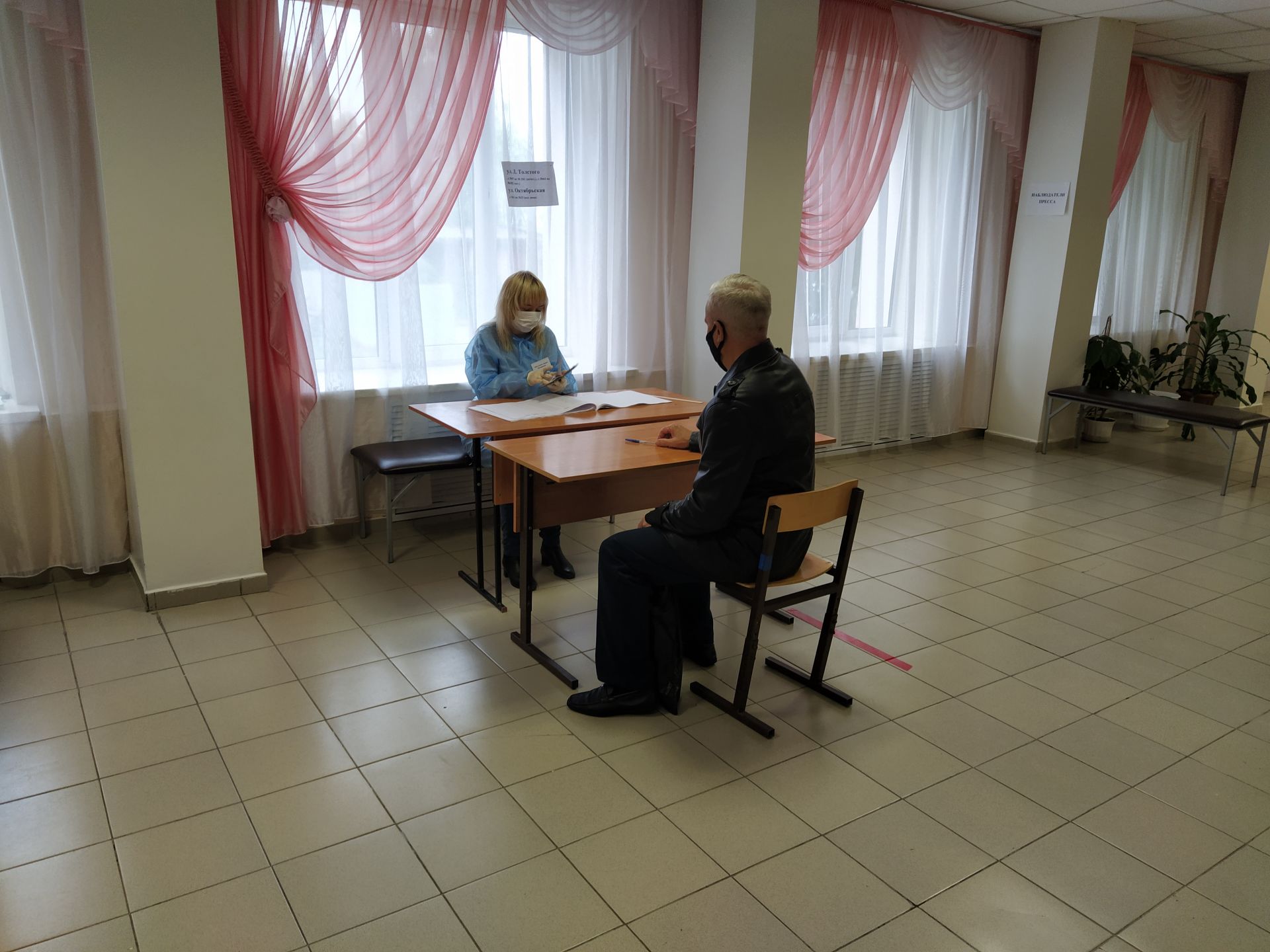 В Чистополе открылись избирательные участки