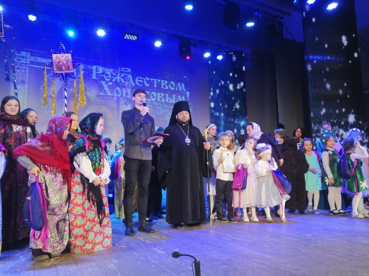 Воспитанники воскресных школ Чистополя приняли участие в фестивале «Рождественское чудо»