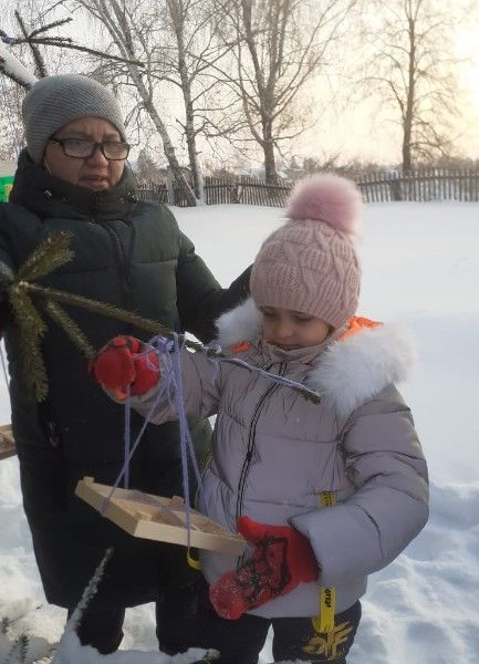 Дети из чистопольского села смастерили кормушки для птиц
