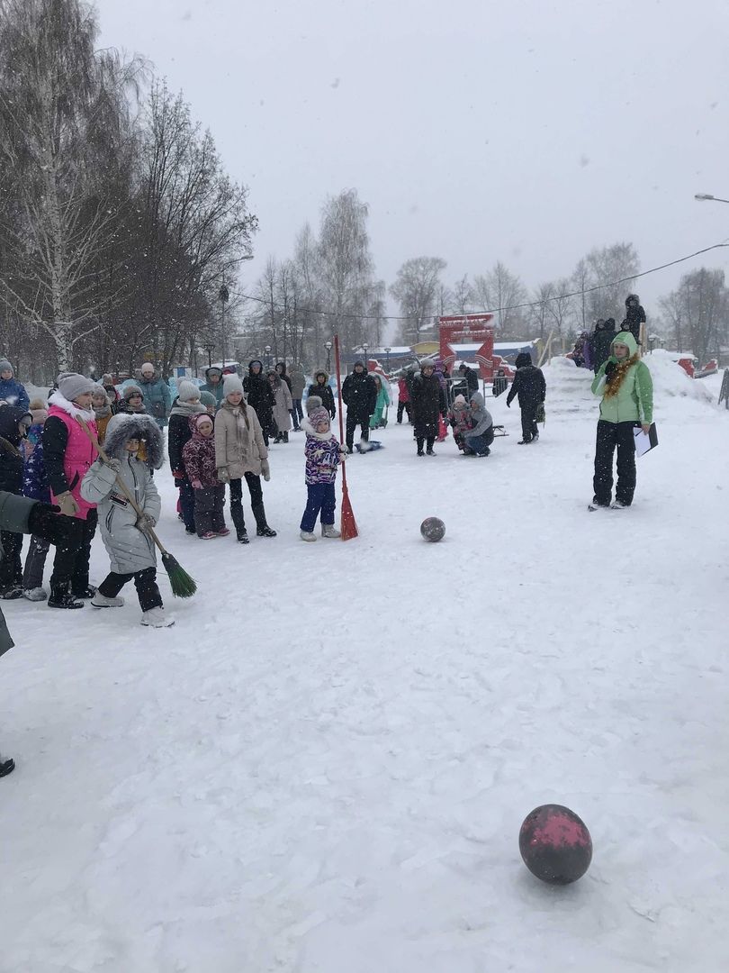 Чистопольцы от души повеселились на Фестивале снеговиков (фоторепортаж)