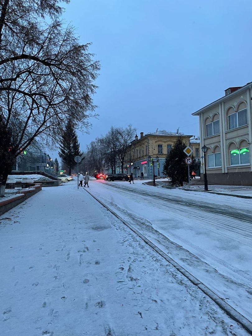 10 декабря. Город Чистополь на Украине. Декабрьский день. Покажи 10 декабря.