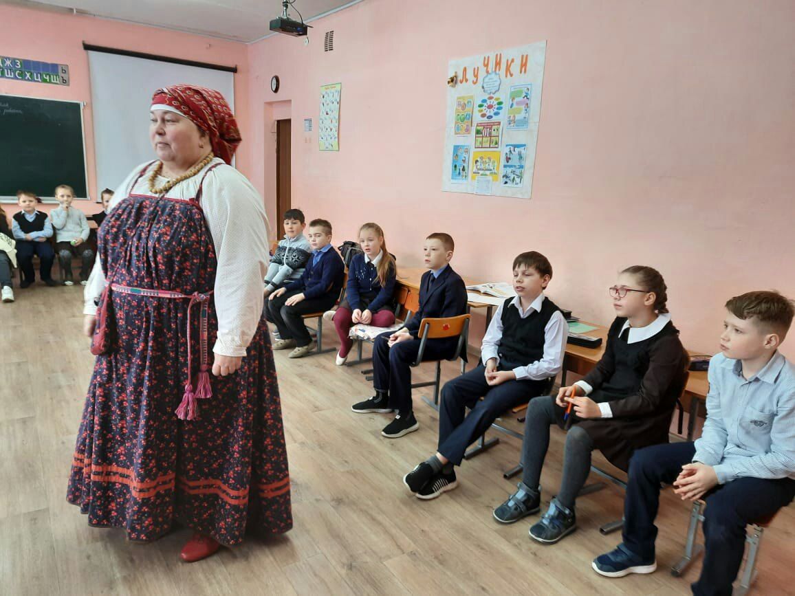 Фолк-урок для школьников в чистопольском селе провела работник культуры