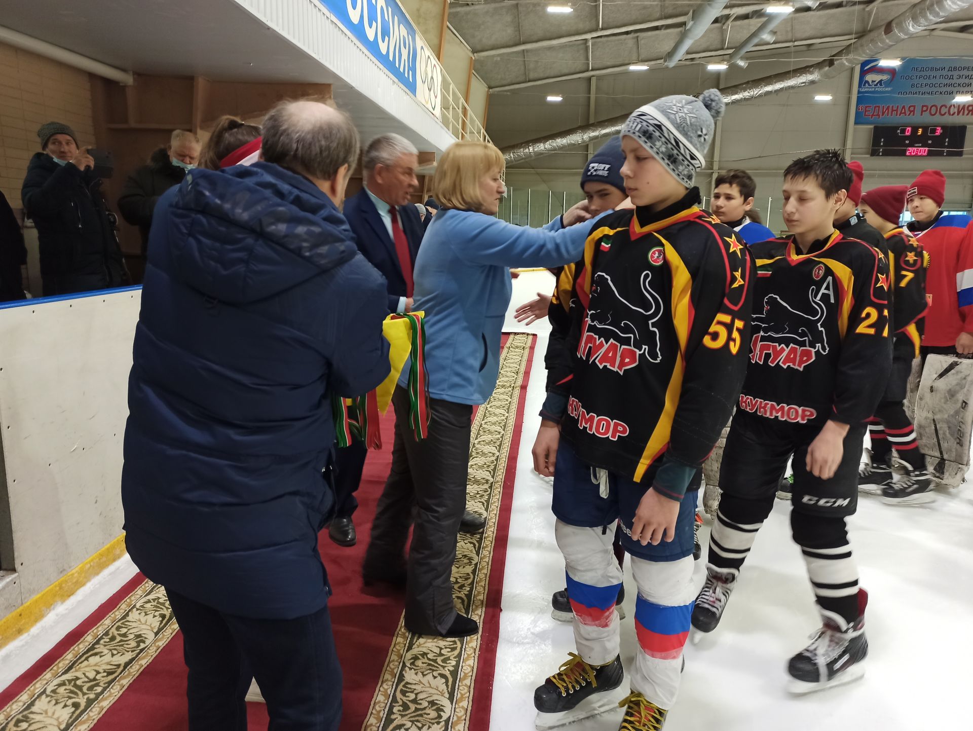 В финальных матчах в Чистополе определились победители республиканского Первенства по хоккею (фоторепортаж)