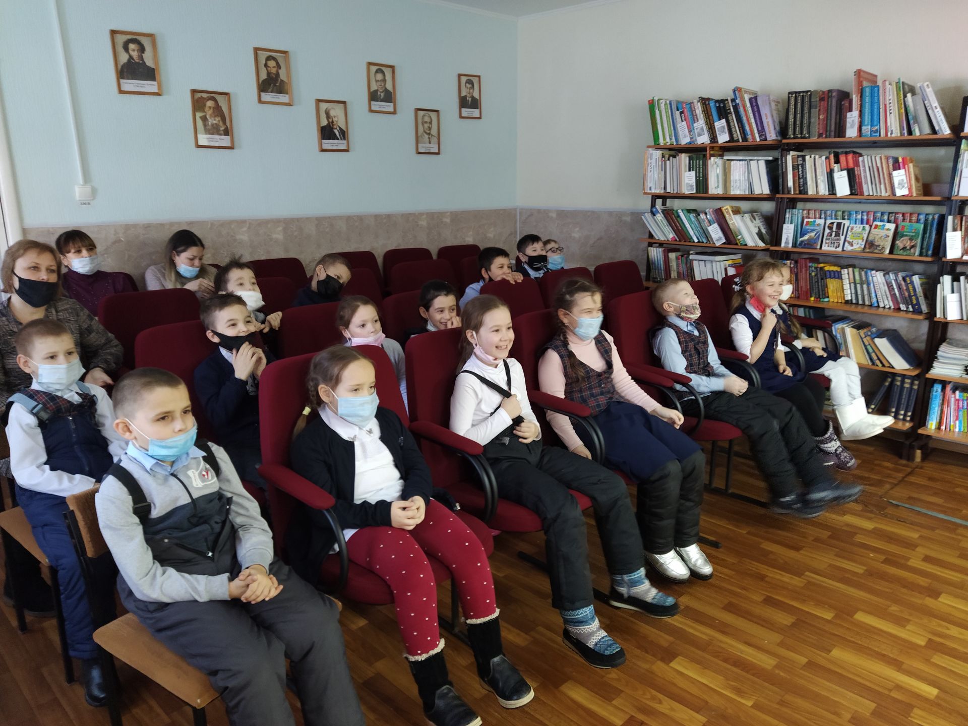 Чистопольские школьники путешествовали вместе с краеведческим сундучком