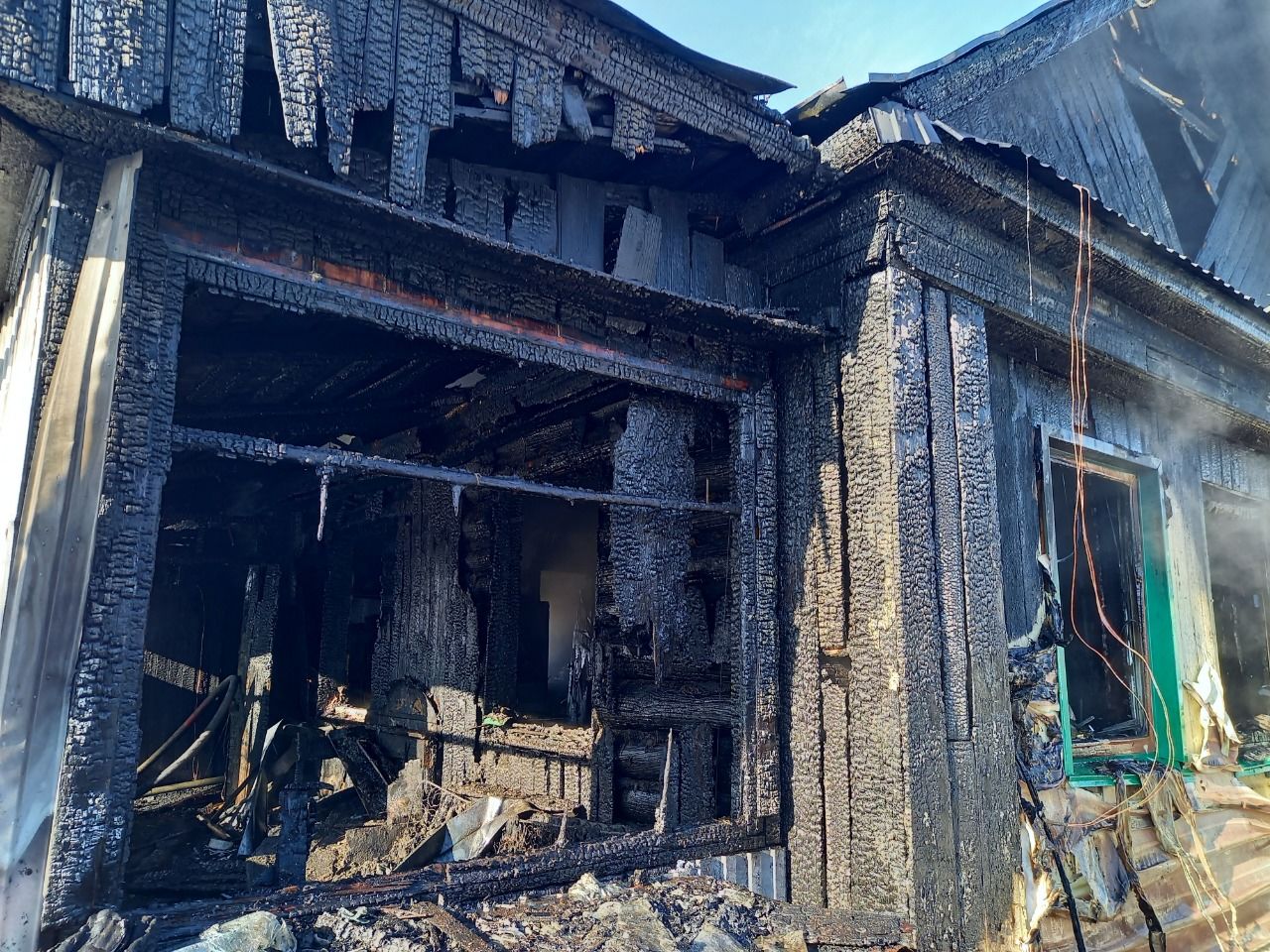 В Чистополе в уничтоженном пожаром доме проживали три человека