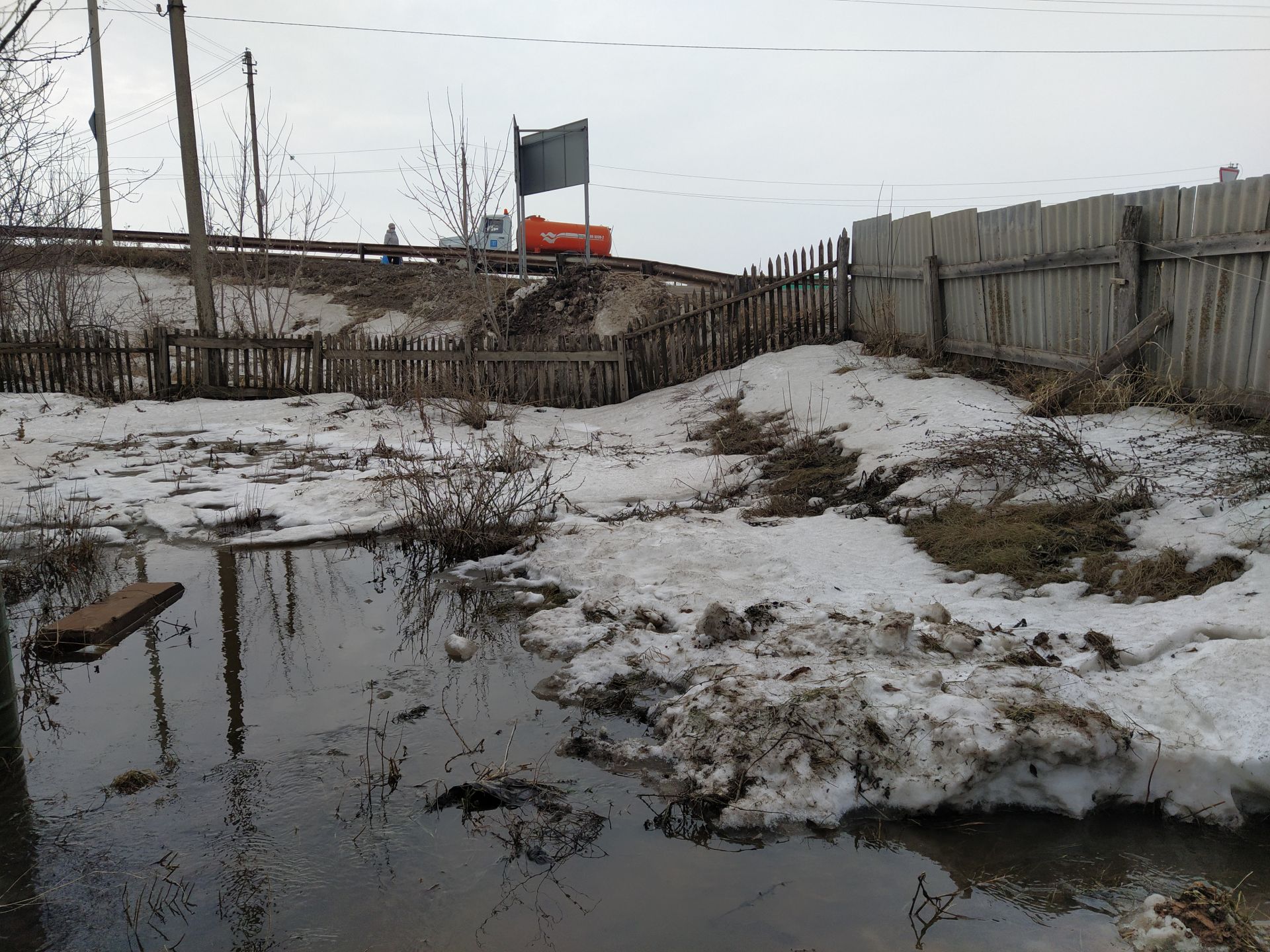 В Чистополе ситуация с подтоплением домов на улице Хамзина повторяется