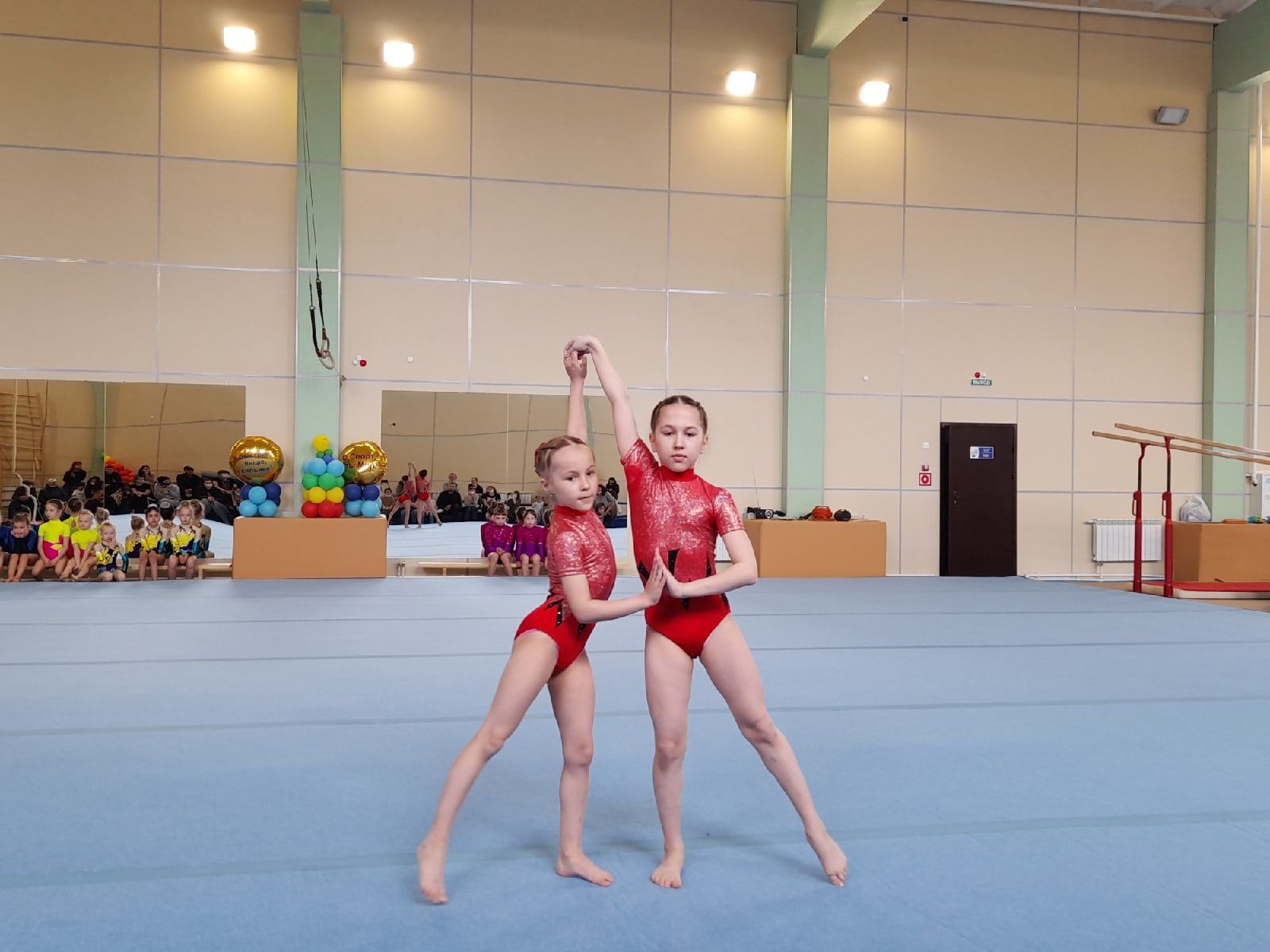 В чистопольской спортивной школе «Гимнаст» прошло первенство по акробатике