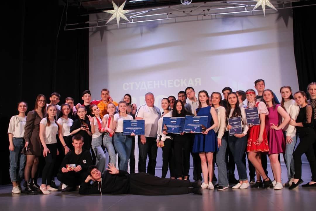 Глава Чистопольского района наградил победителей городского фестиваля «Студенческая весна - 2021» (фоторепортаж)