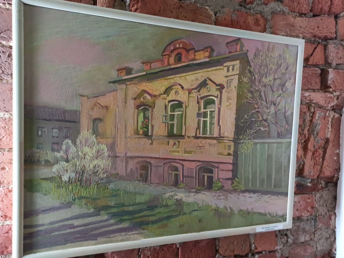 Художники из разных городов страны запечатлели на своих картинах исторические здания Чистополя
