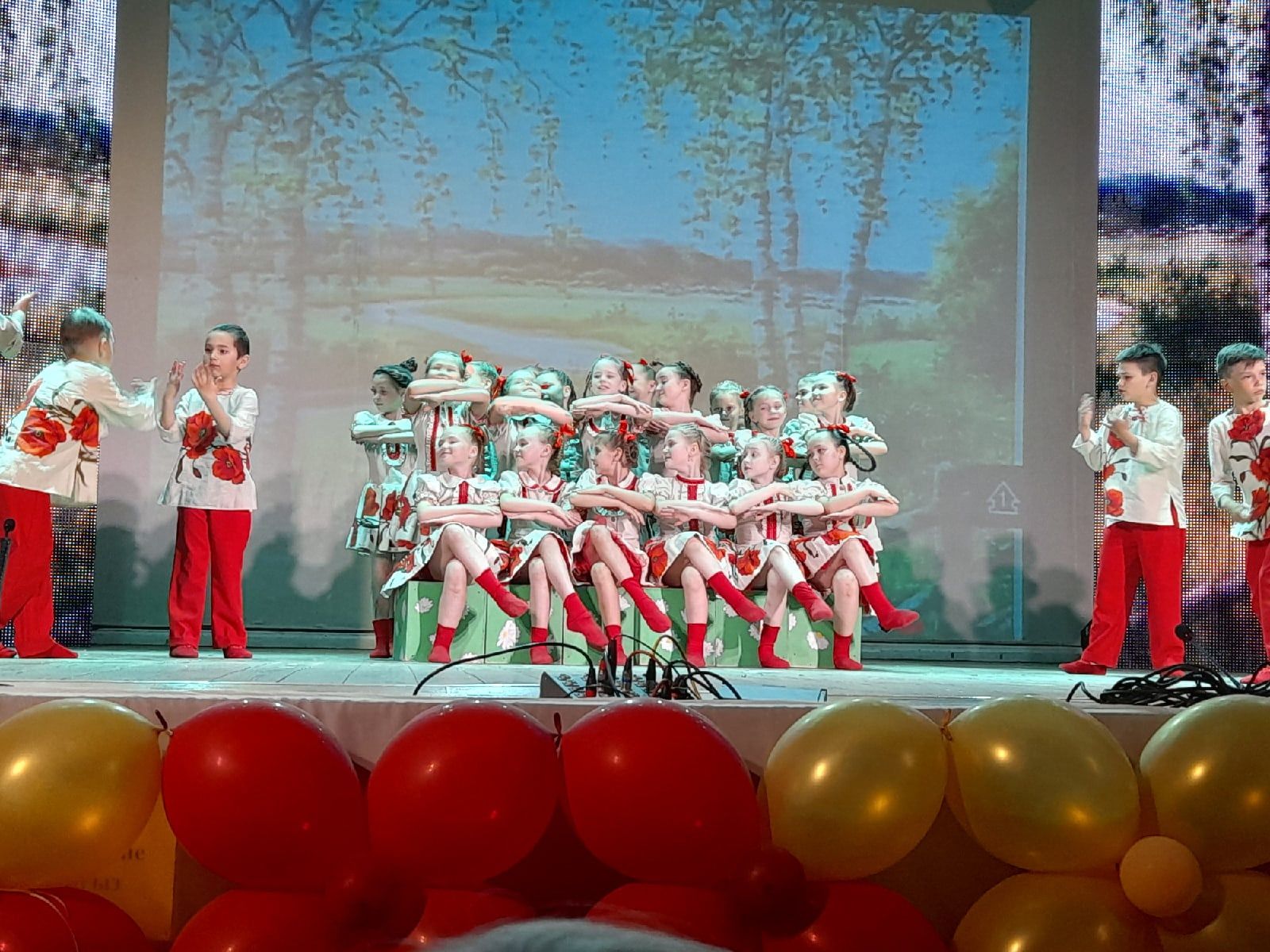 Концерт учащихся и преподавателей Чистопольской детской школы искусств прошел ярко, зрелищно, красиво