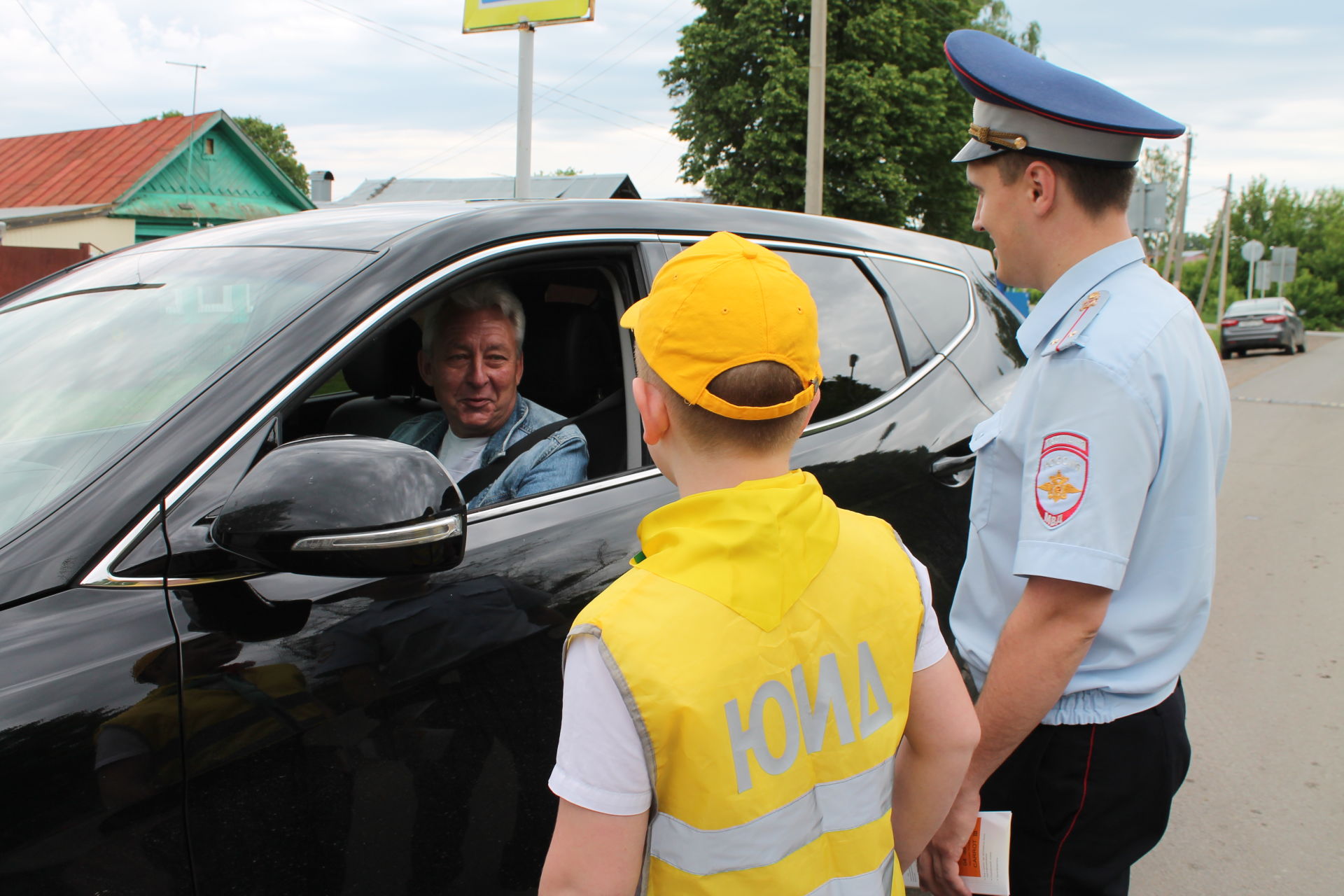Во время акции «Ребенок – главный пассажир» юные чистопольцы общались с водителями