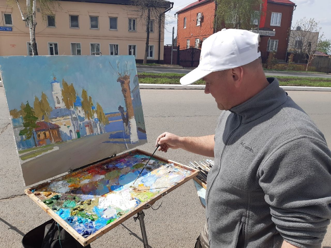 Именитые художники из России запечатлеют на картинах старинные дома Чистополя (Фоторепортаж)