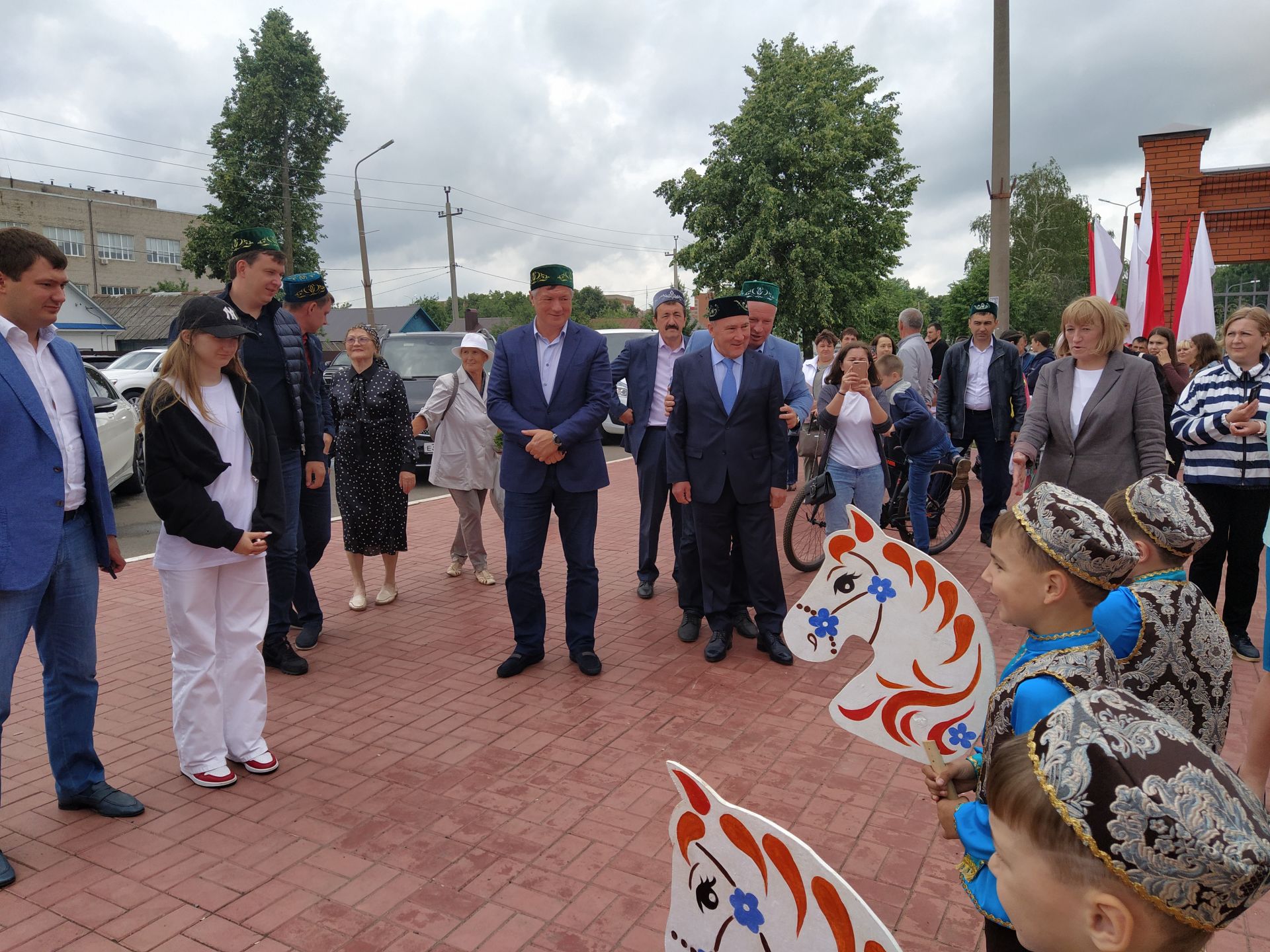 Гости чистопольского Сабантуя посетили национальные подворья