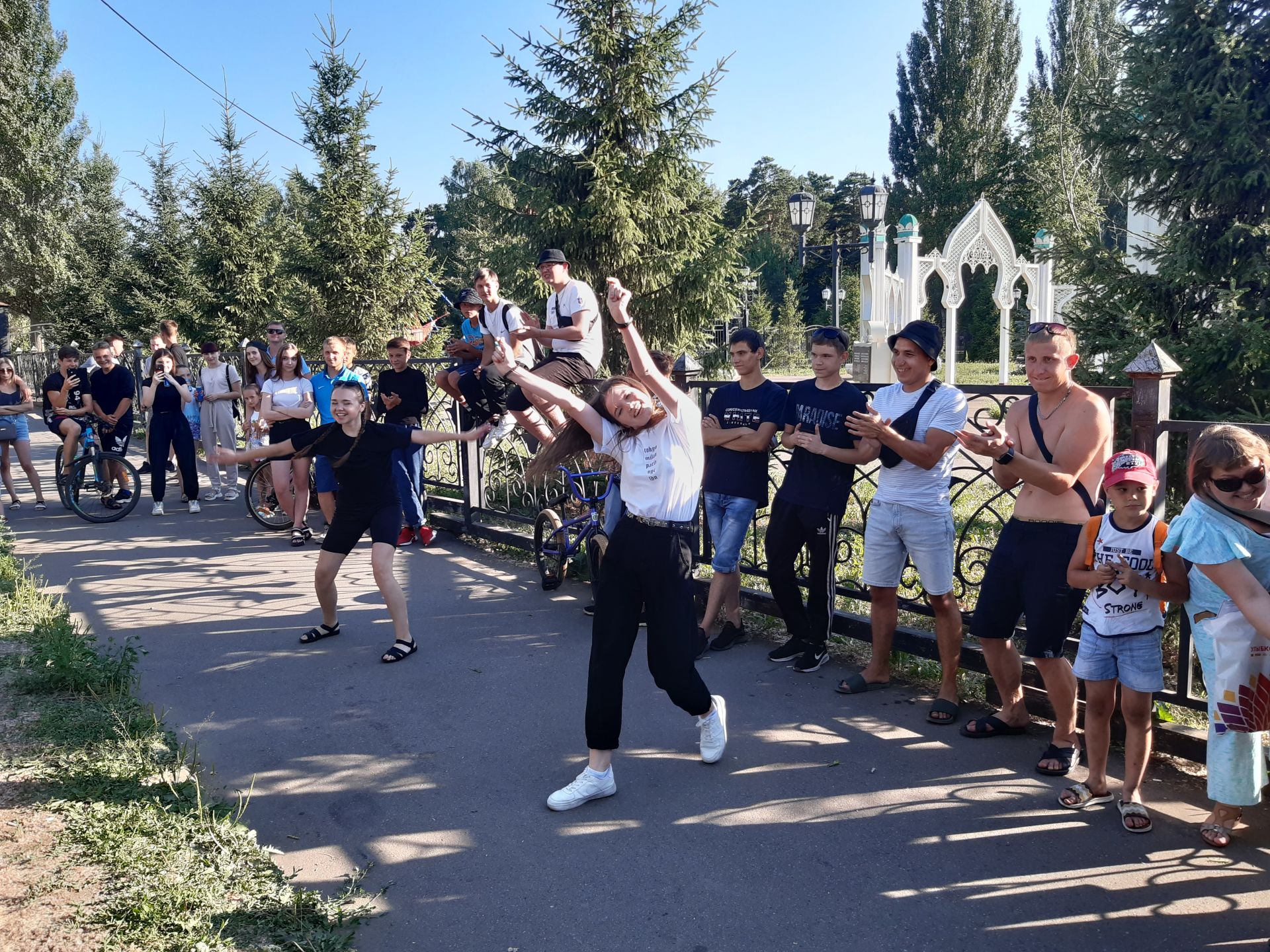 День молодежи в Чистополе: интерактивные площадки, пенная вечеринка, зажигательное выступление Hensy