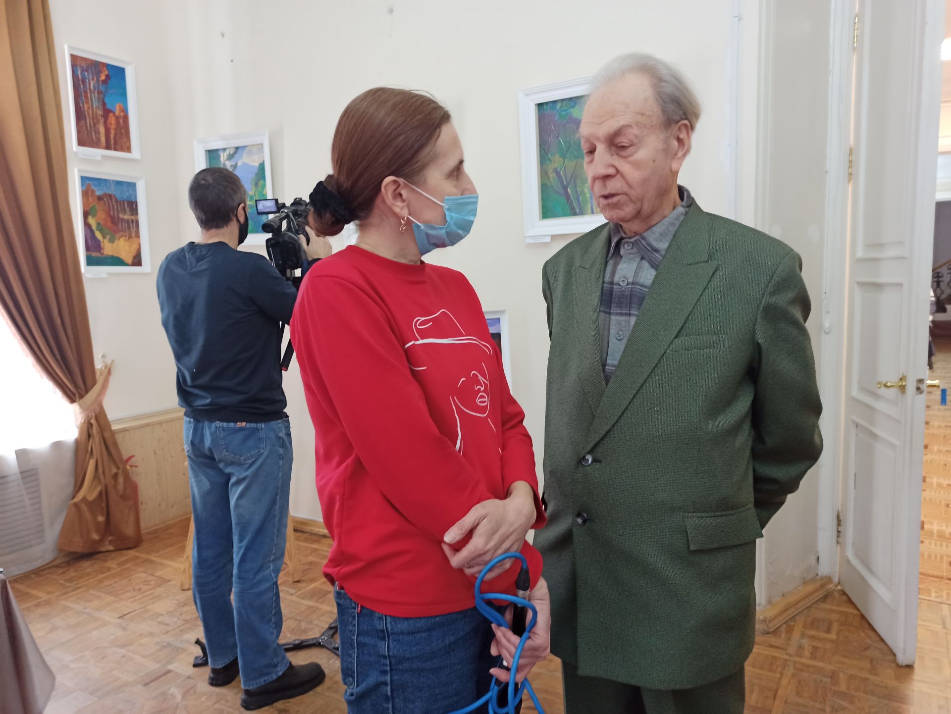 В Чистополе открылась персональная выставка художника Павла Самойлова (фоторепортаж)