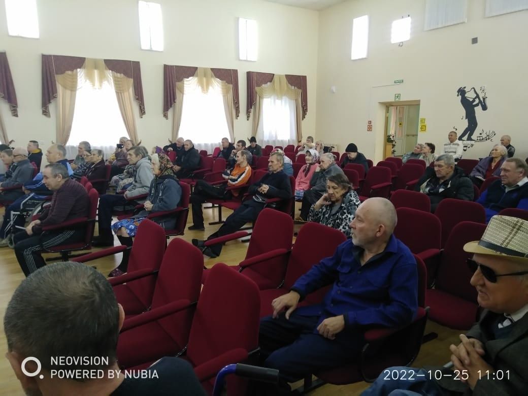 «Серебряные» волонтеры посетили чистопольский дом-интернат