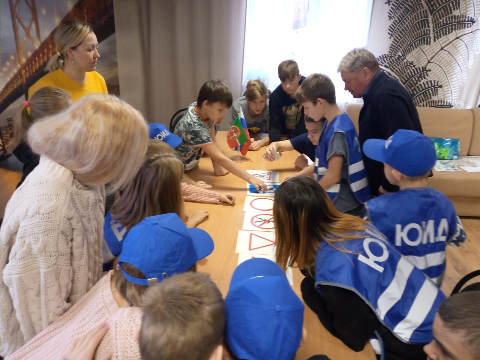 «Знай и соблюдай»: в чистопольском детском доме закрепляли знания ПДД
