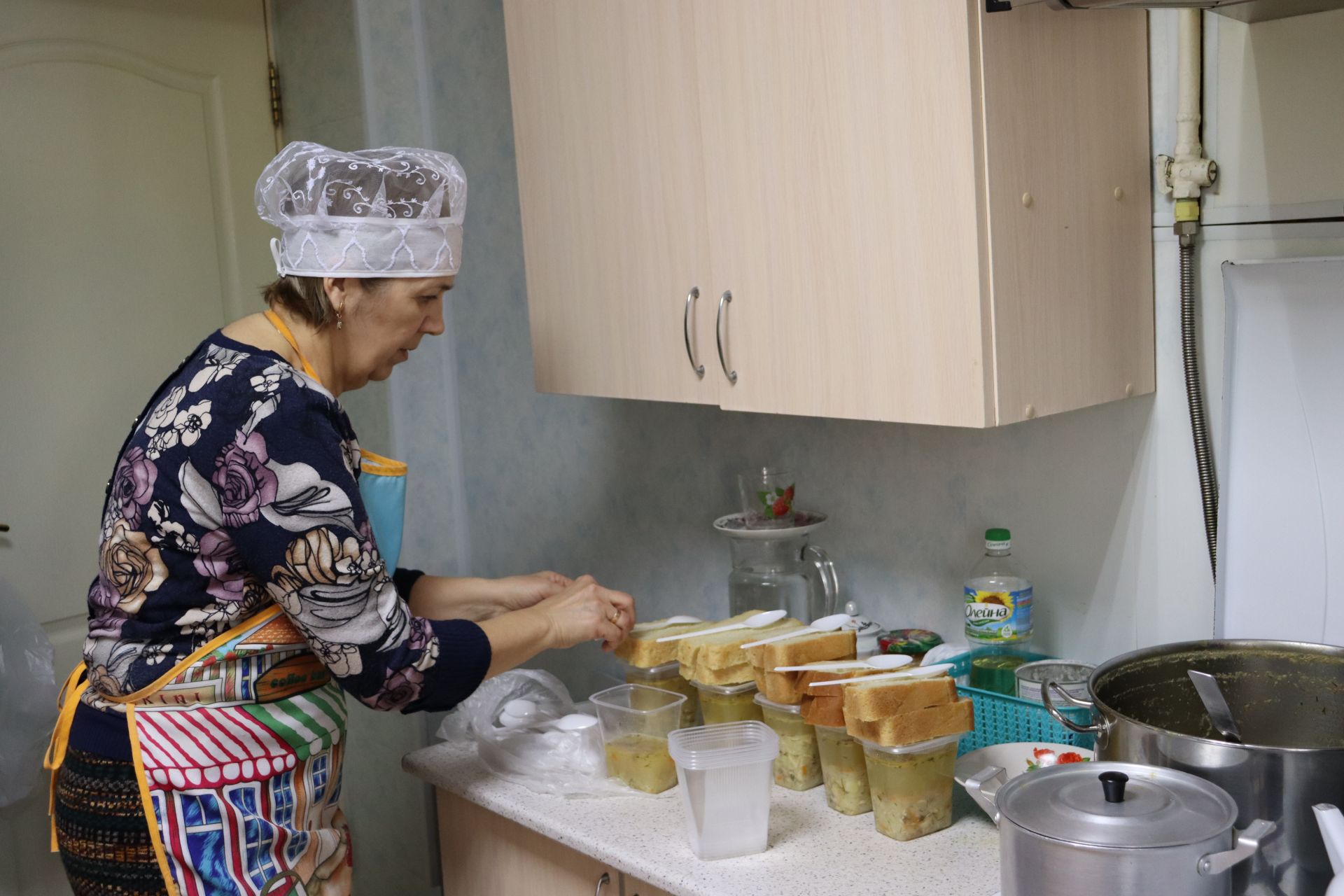 В социальной столовой при чистопольском храме организовали горячее питание для нуждающихся