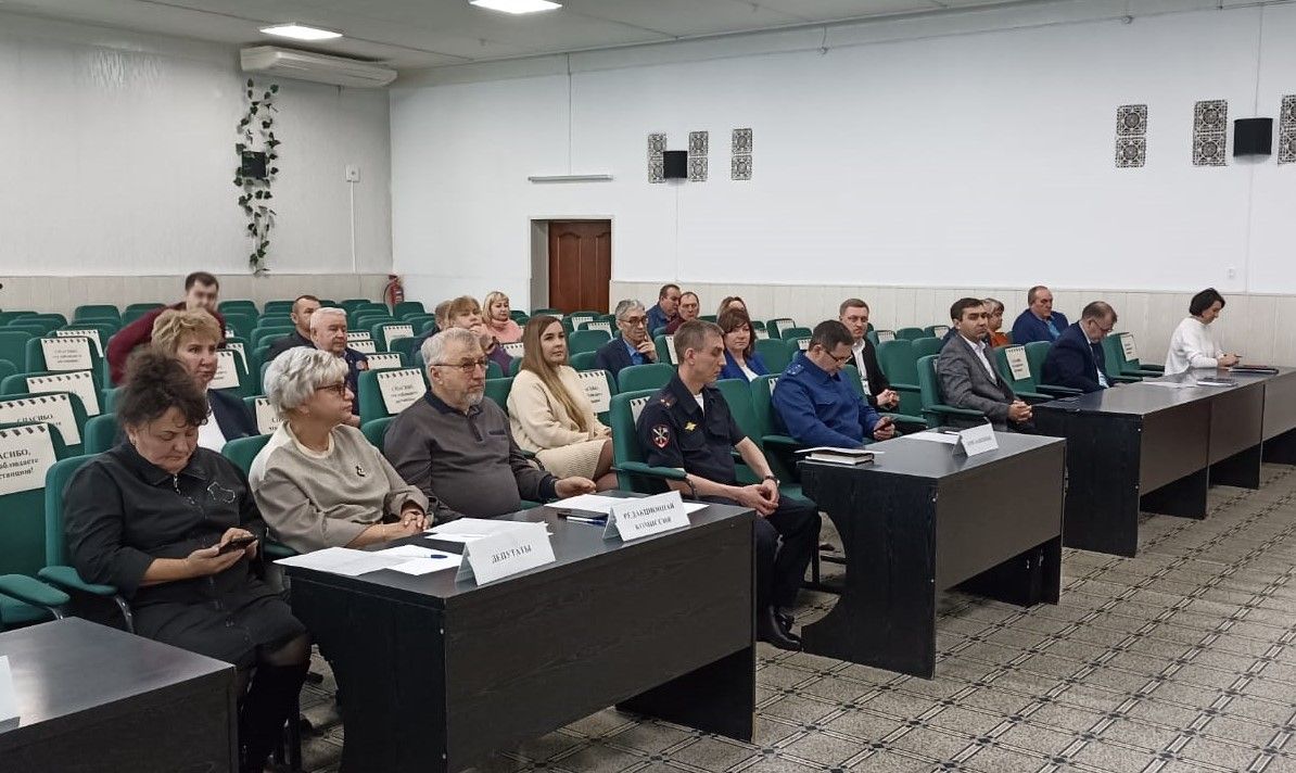 В Чистополе депутаты обсудили социально-экономическое развитие, бюджет города и района