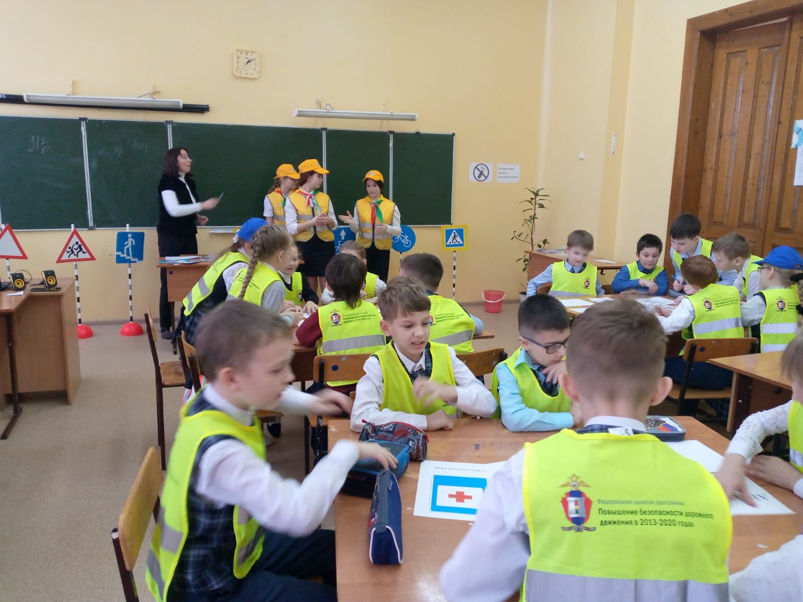 В чистопольской школе прошел конкурс «Зеленый огонек»
