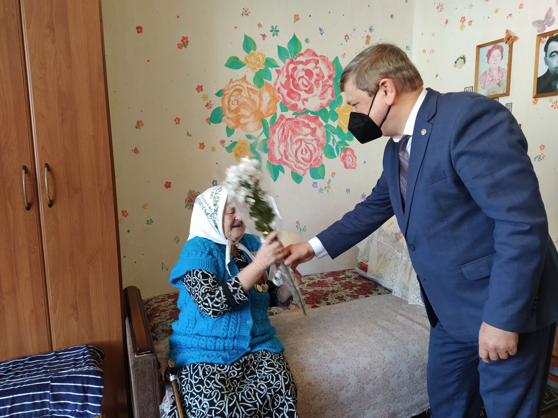 Труженица тыла из Чистополя отметила 90-летний юбилей