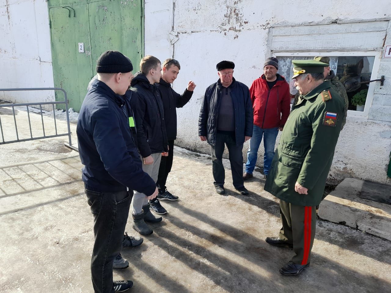 Генерал-майор Анатолий Молоствов провел уроки патриотизма для чистопольской молодежи