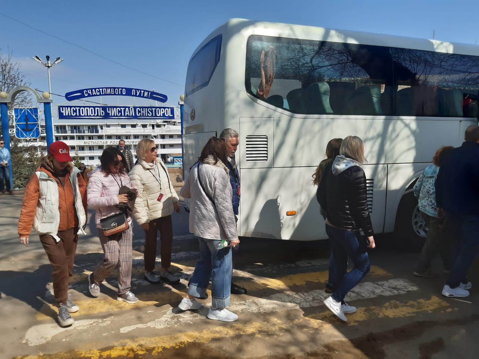 Первые 170 туристов прибыли в Чистополь на теплоходе