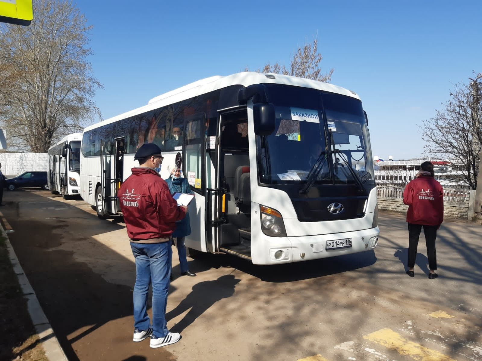 Первые 170 туристов прибыли в Чистополь на теплоходе