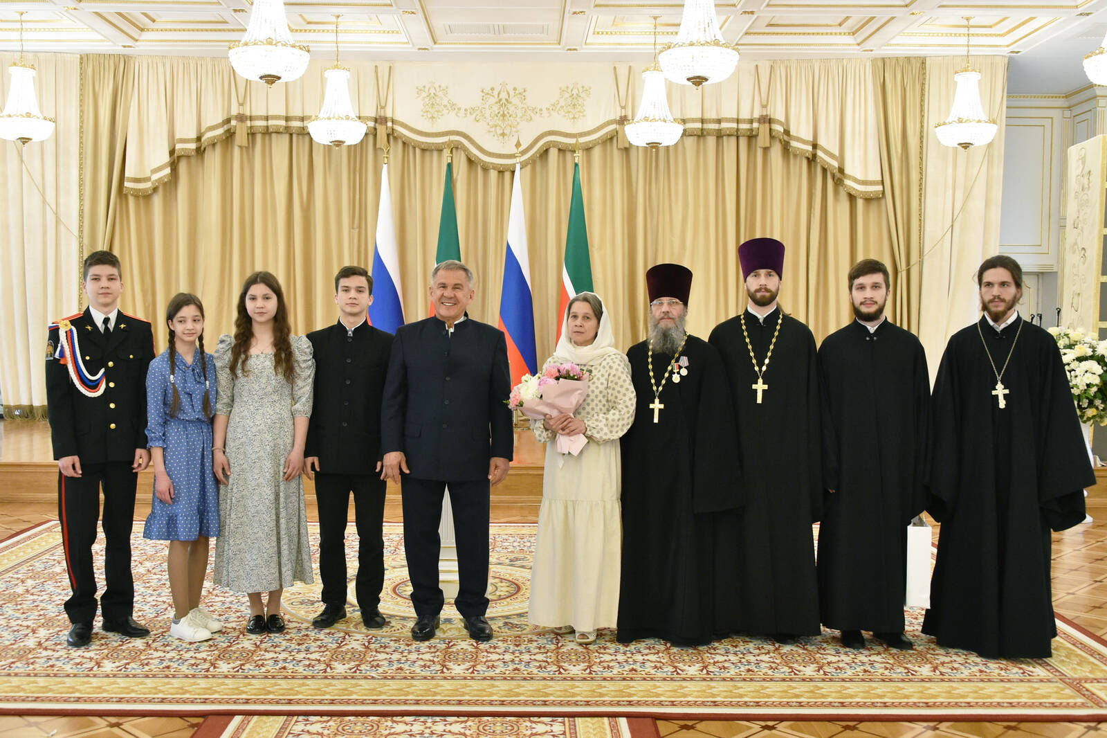 Президент РТ наградил чистопольскую семью  медалью «Родительская доблесть»