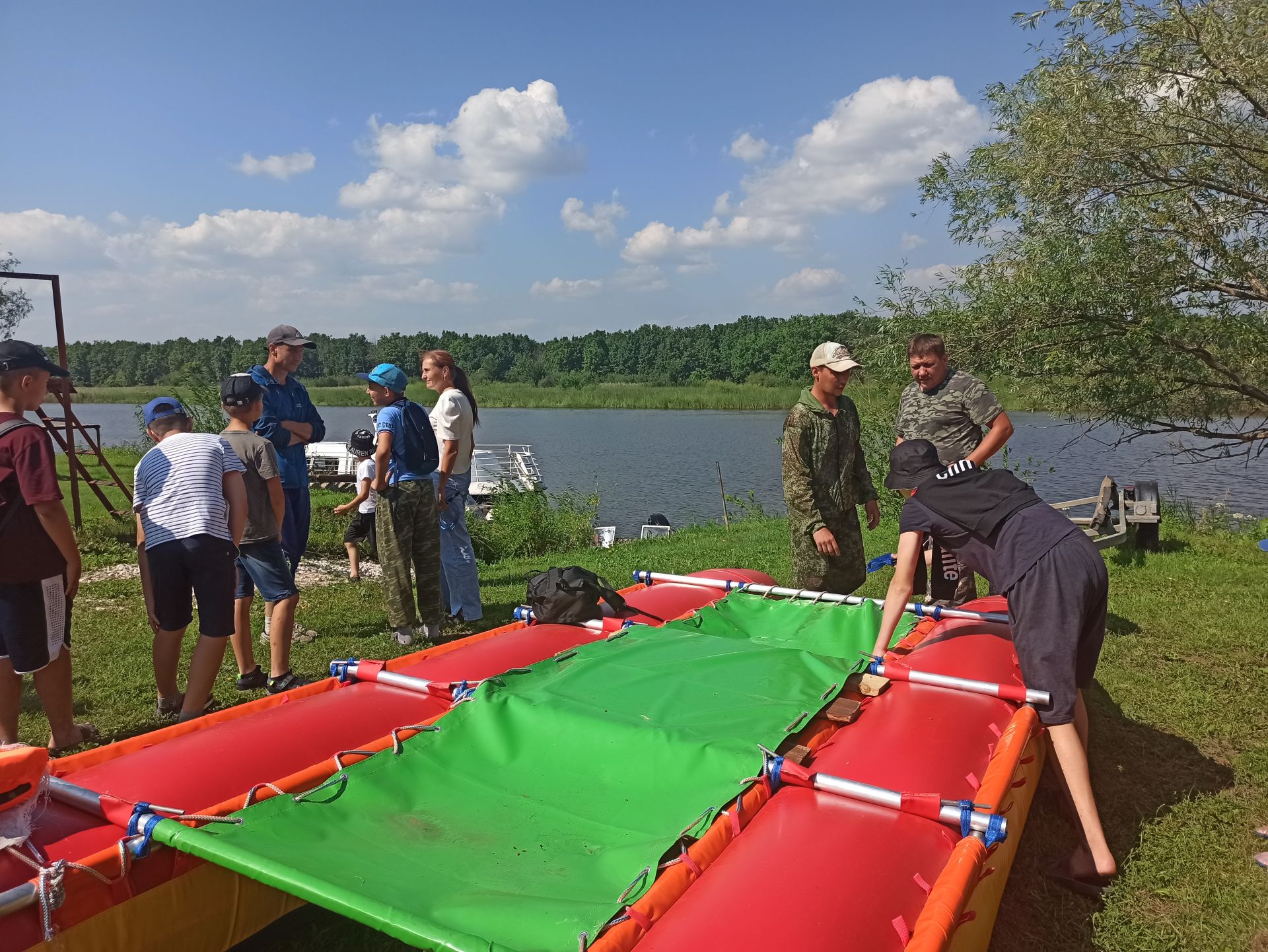 В Чистополе дети опробовали водный экологический маршрут (фоторепортаж)