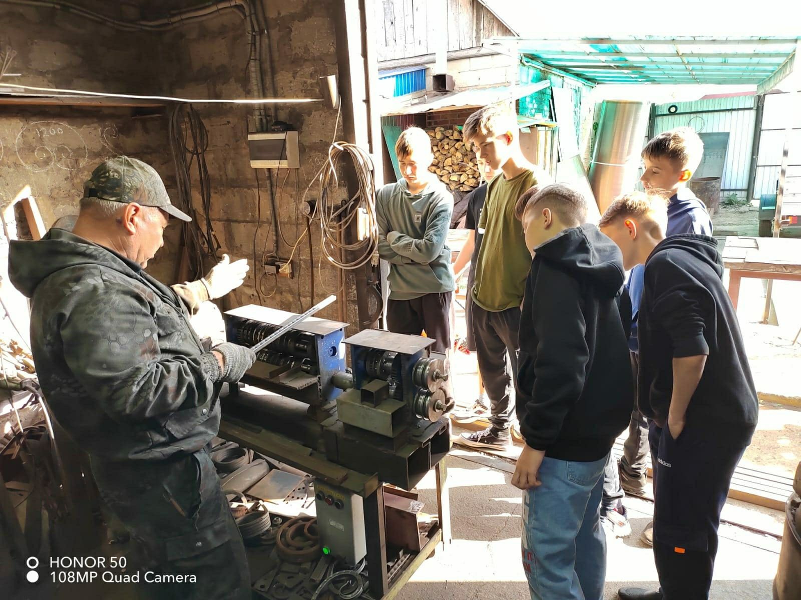 В Чистополе для детей детского дома прошел мастер-класс по художественной ковке