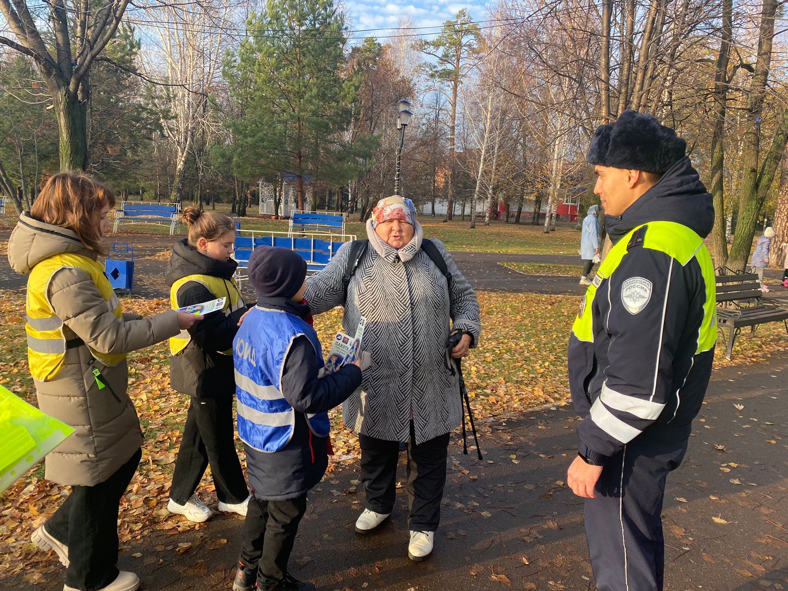 Чистопольские школьники напомнили горожанам о правилах дорожного движения