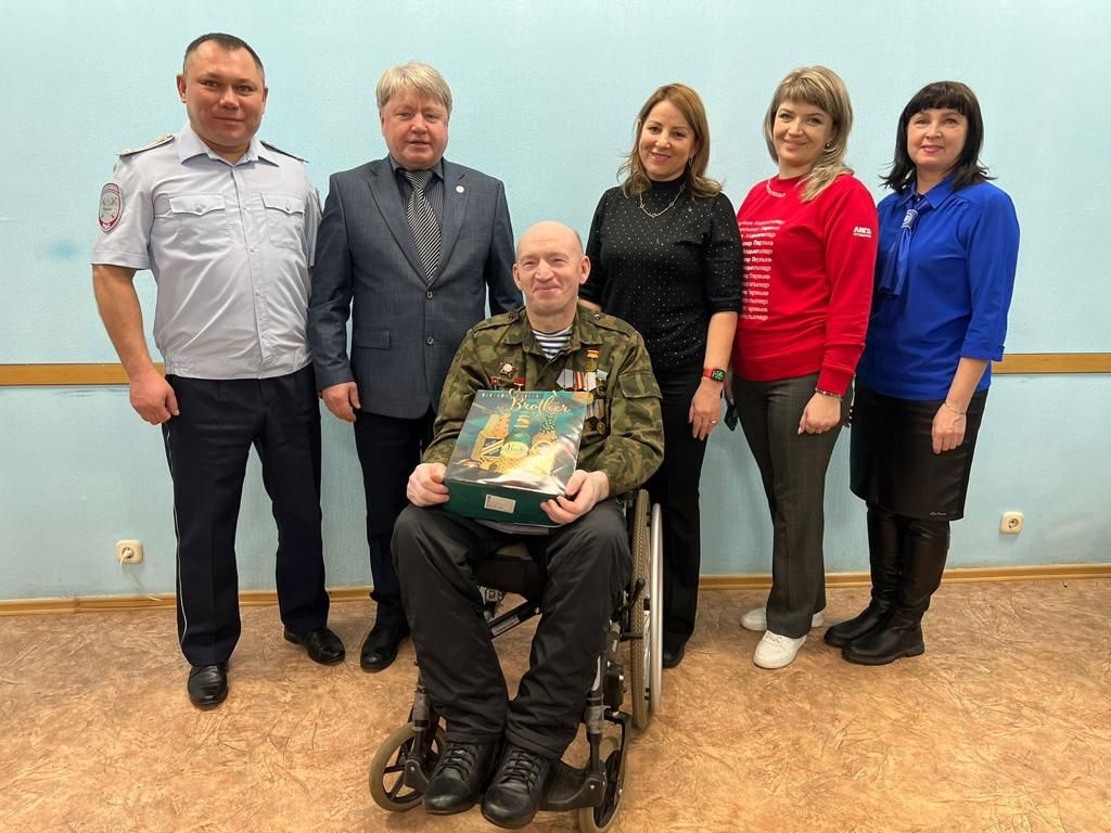 В чистопольскую Госавтоинспекцию пригласили в гости кавалера ордена Красной Звезды