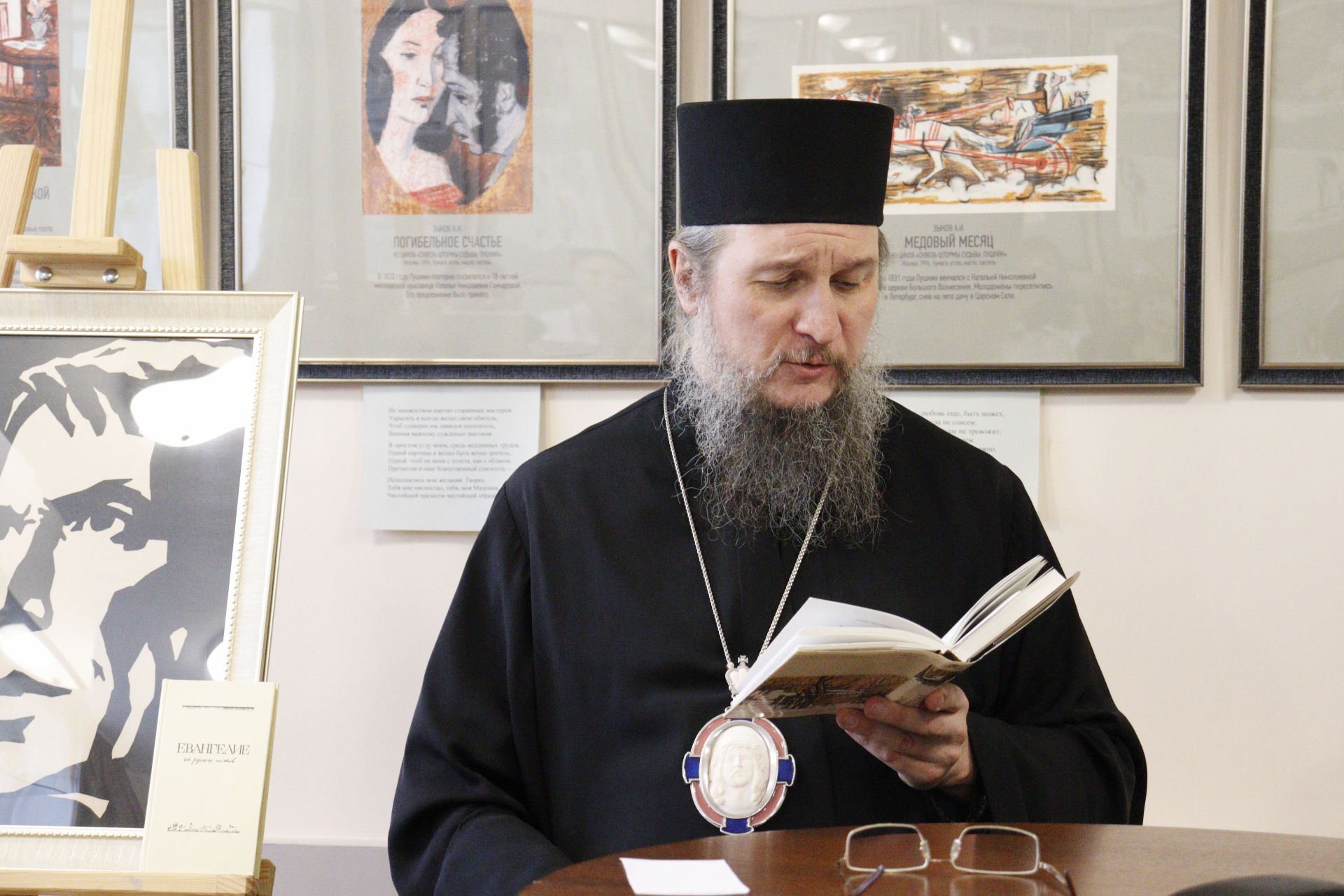 Епископ Пахомий провел встречу с общественностью в музее Бориса Пастернака