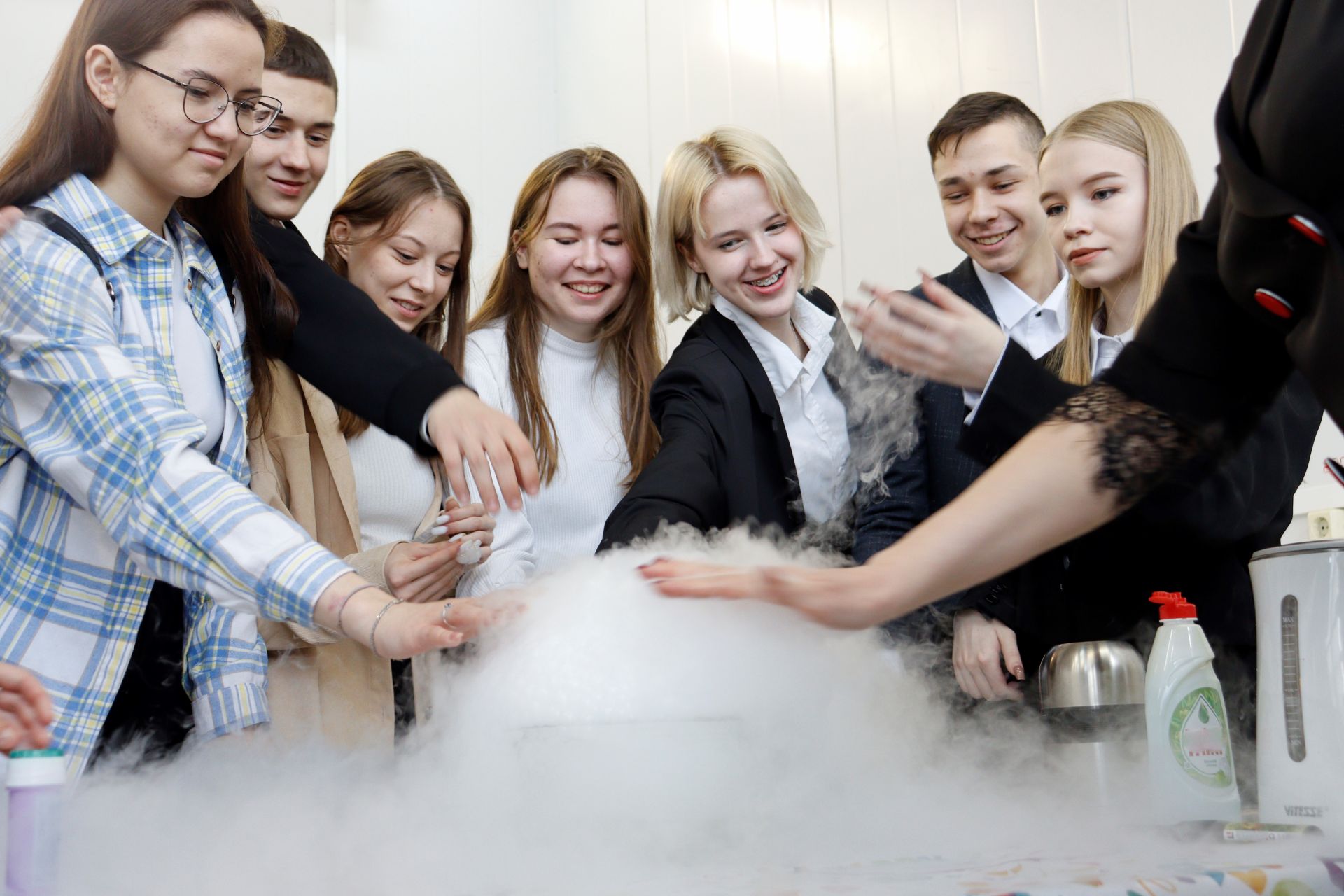 В День науки чистопольские школьники проводили эксперименты