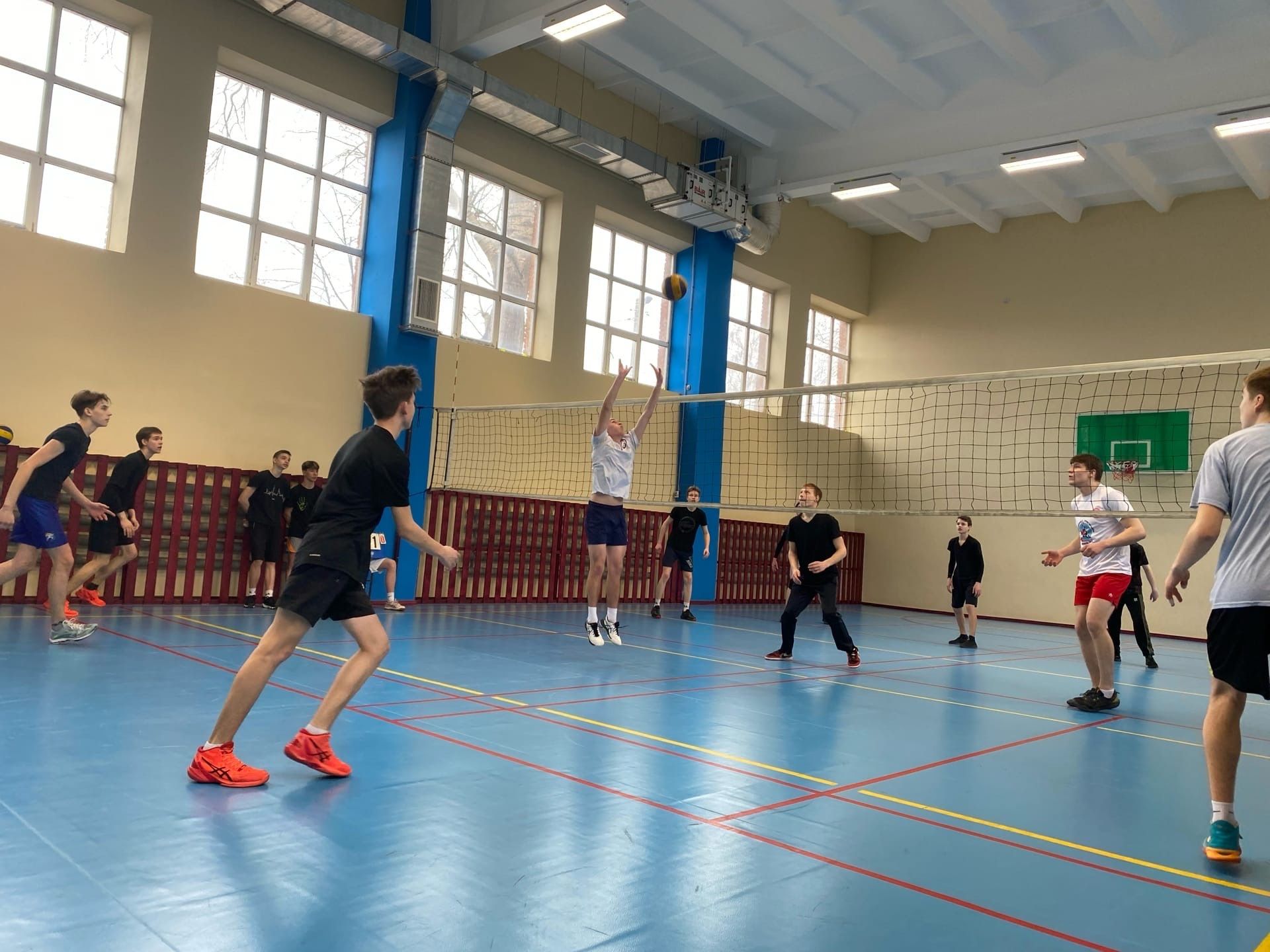 В Чистополе прошел турнир по волейболу «Спорт - здоровое будущее!»