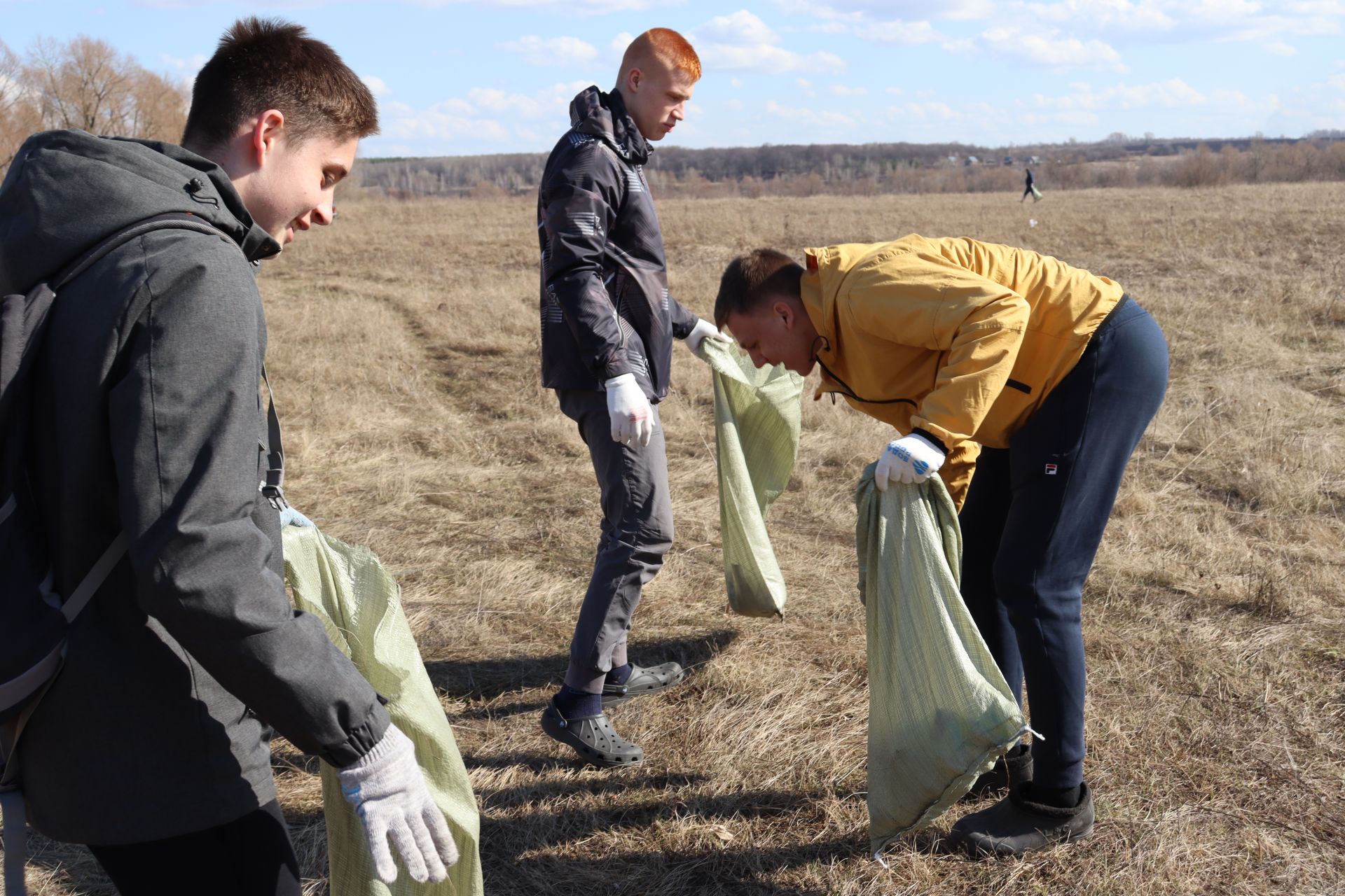 Более 15 мешков мусора собрали с территории чистопольского заказника