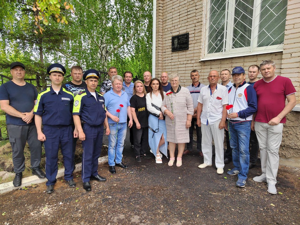 В Чистопольской Госавтоинспекции почтили память сотрудника, погибшего при исполнении служебного долга