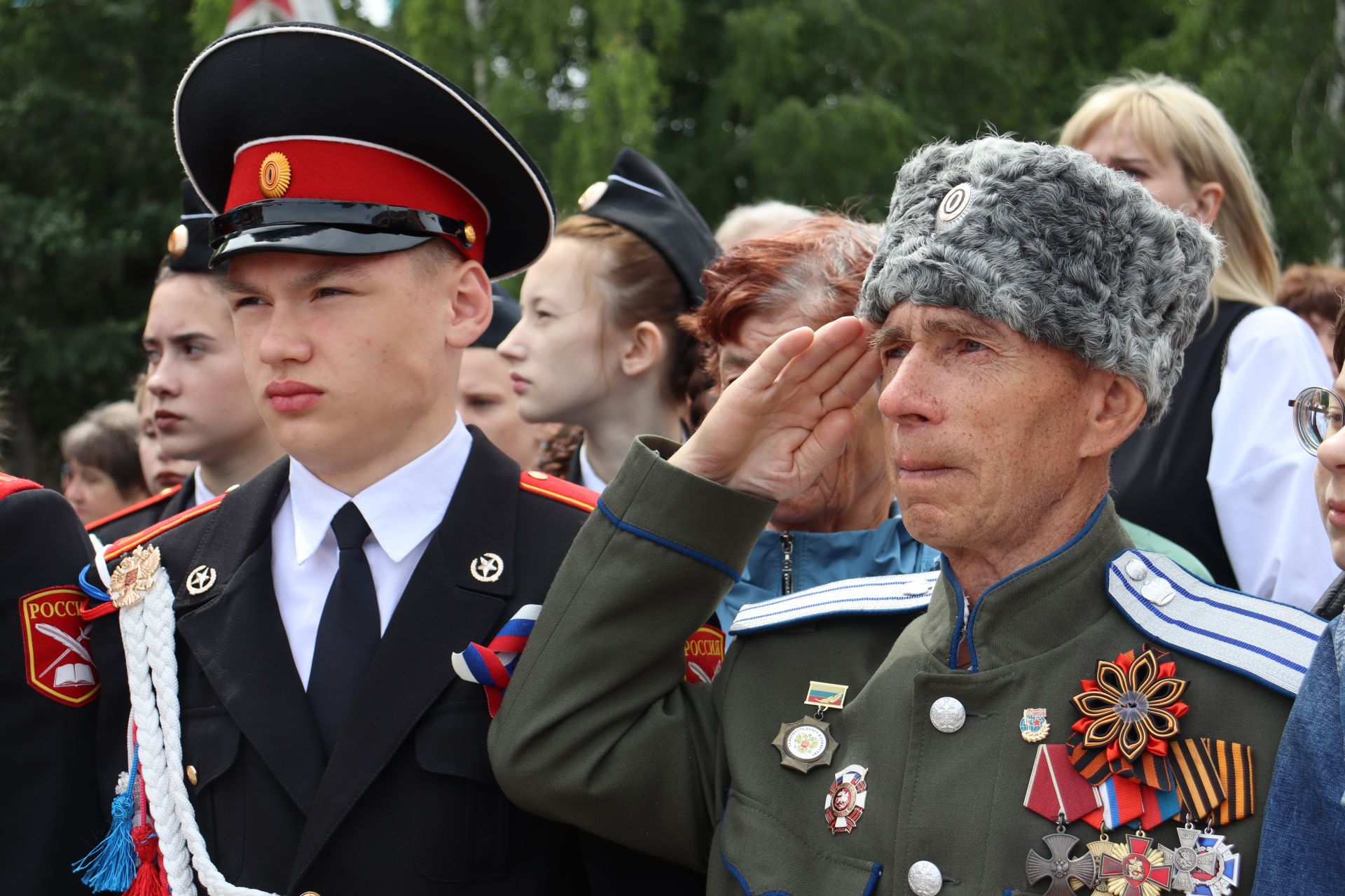 В Чистополе открыли памятник Герою России Игорю Груднову