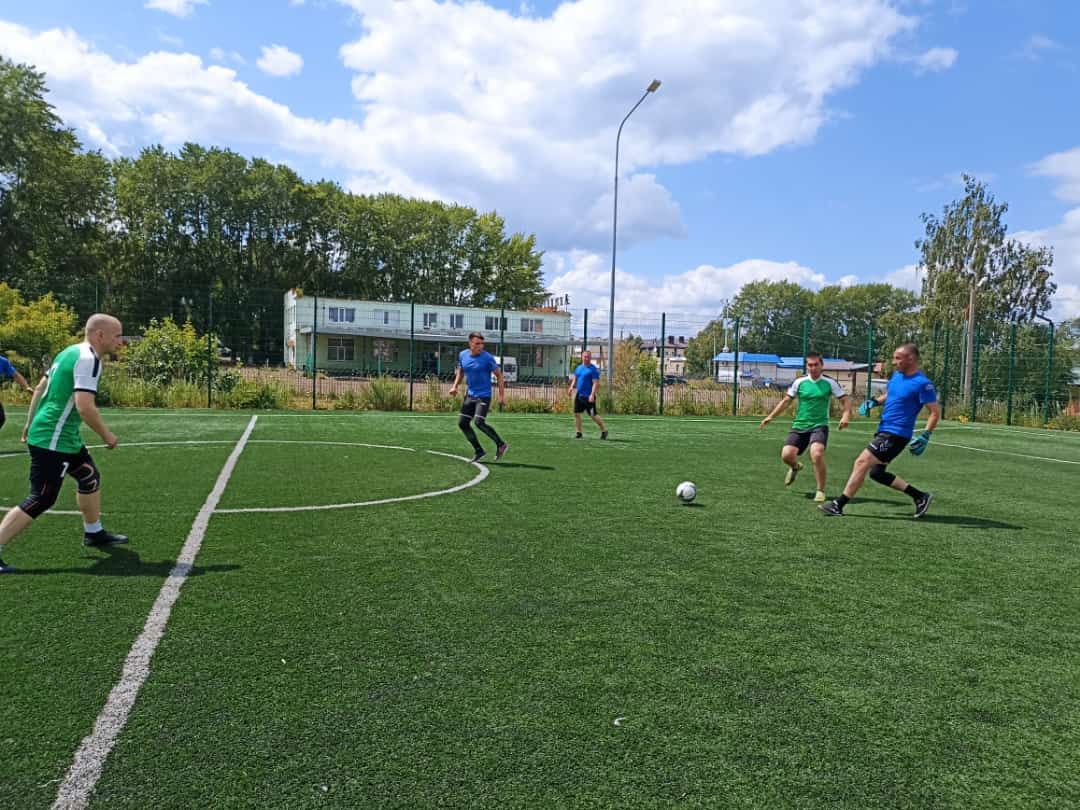 Работающая молодежь Чистополя сыграла в мини-футбол