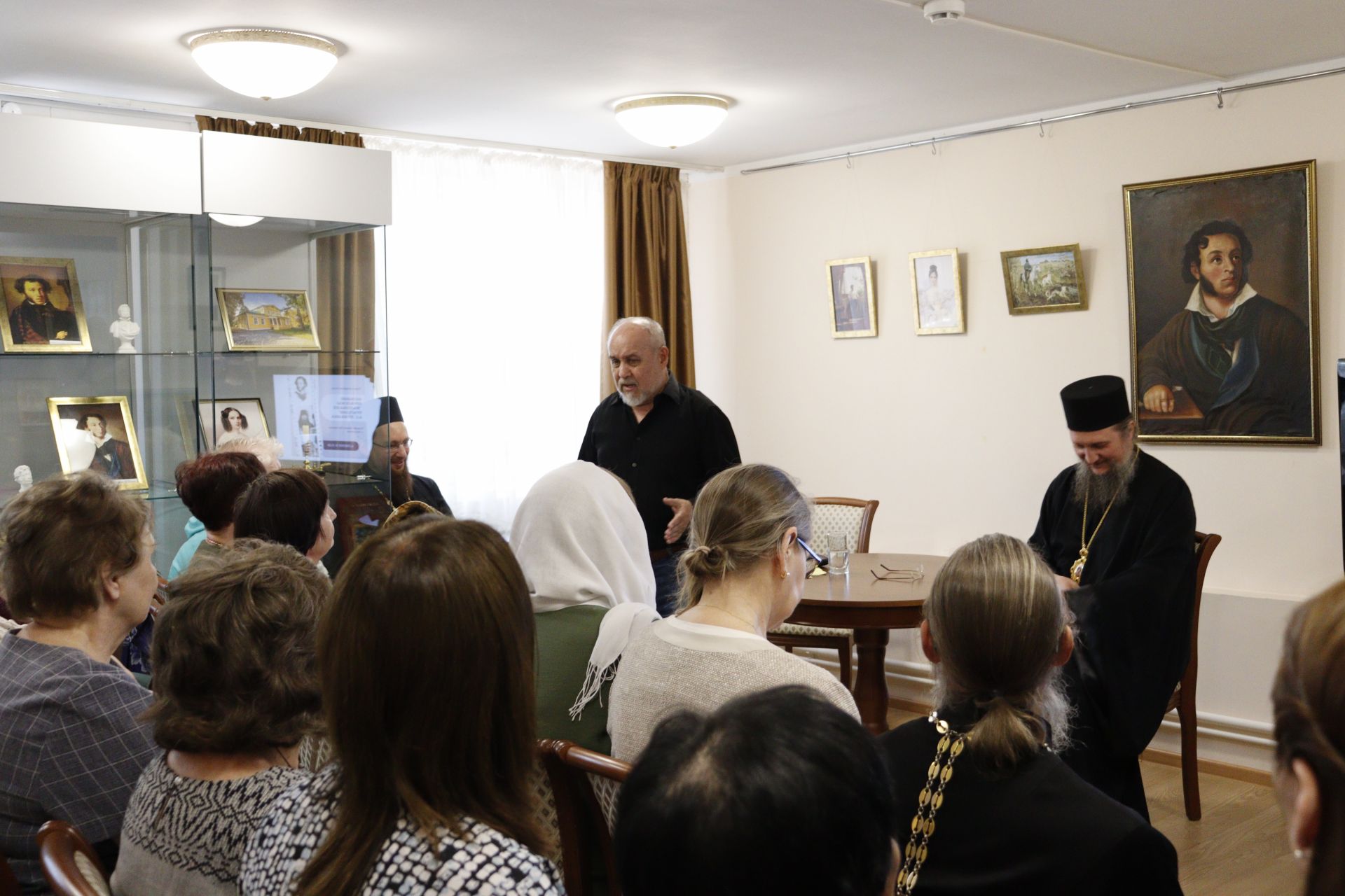 Епископ Пахомий провел встречу с общественностью в музее Бориса Пастернака