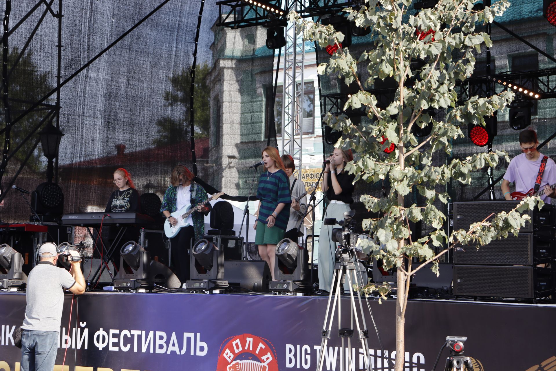 В Чистополе масштабно проходит фестиваль «Рок-берега»