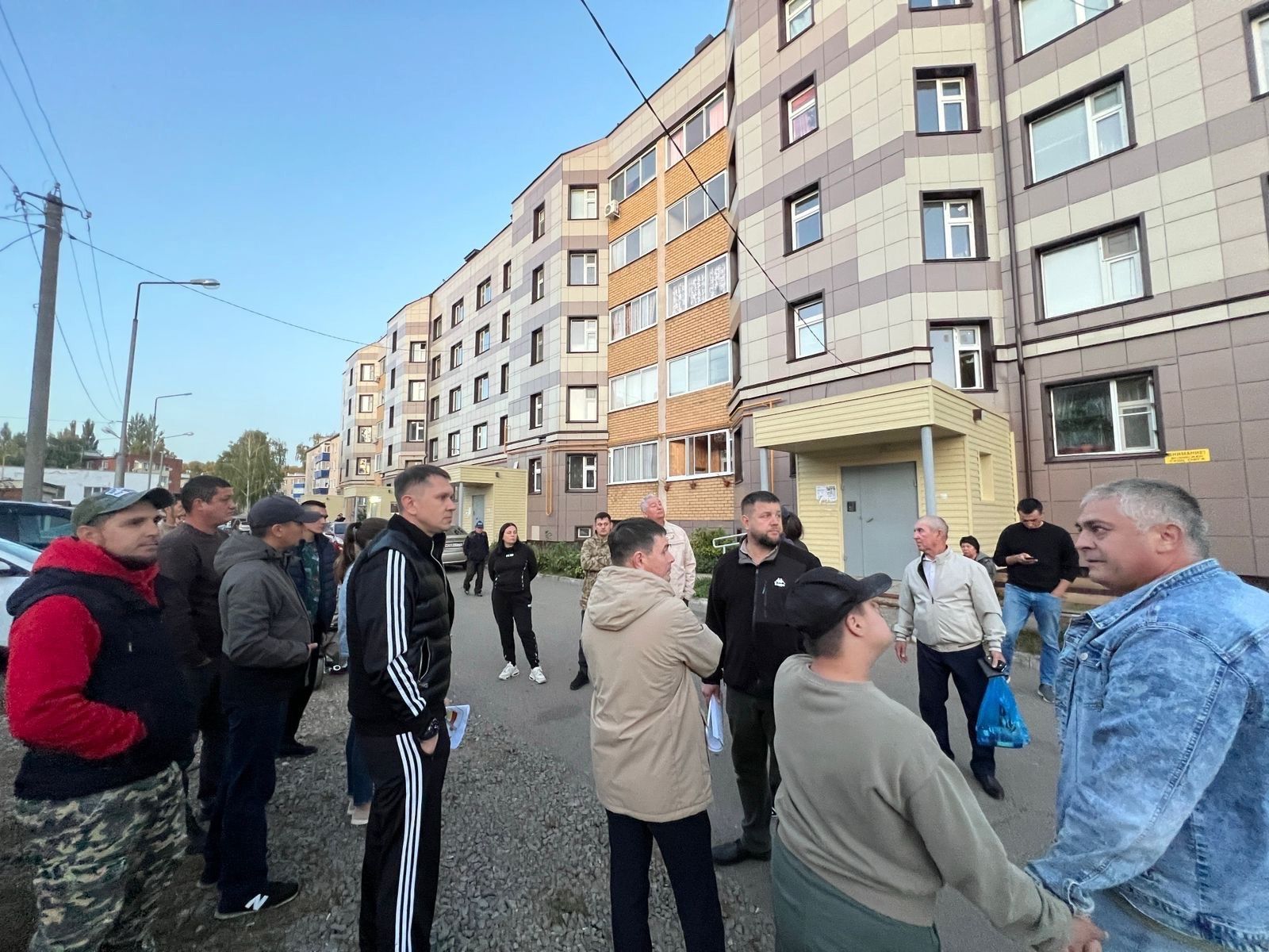 В Чистополе проходят встречи с жителями многоквартирных домов по программе «Наш двор»