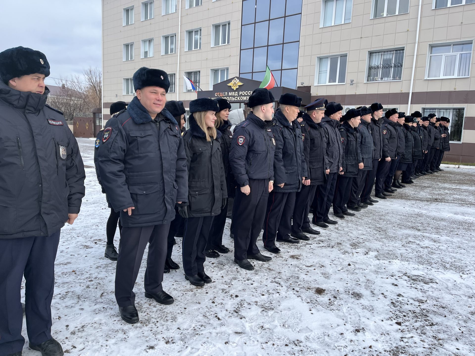 В Чистополе в честь профессионального праздника сотрудникам полиции вручили награды