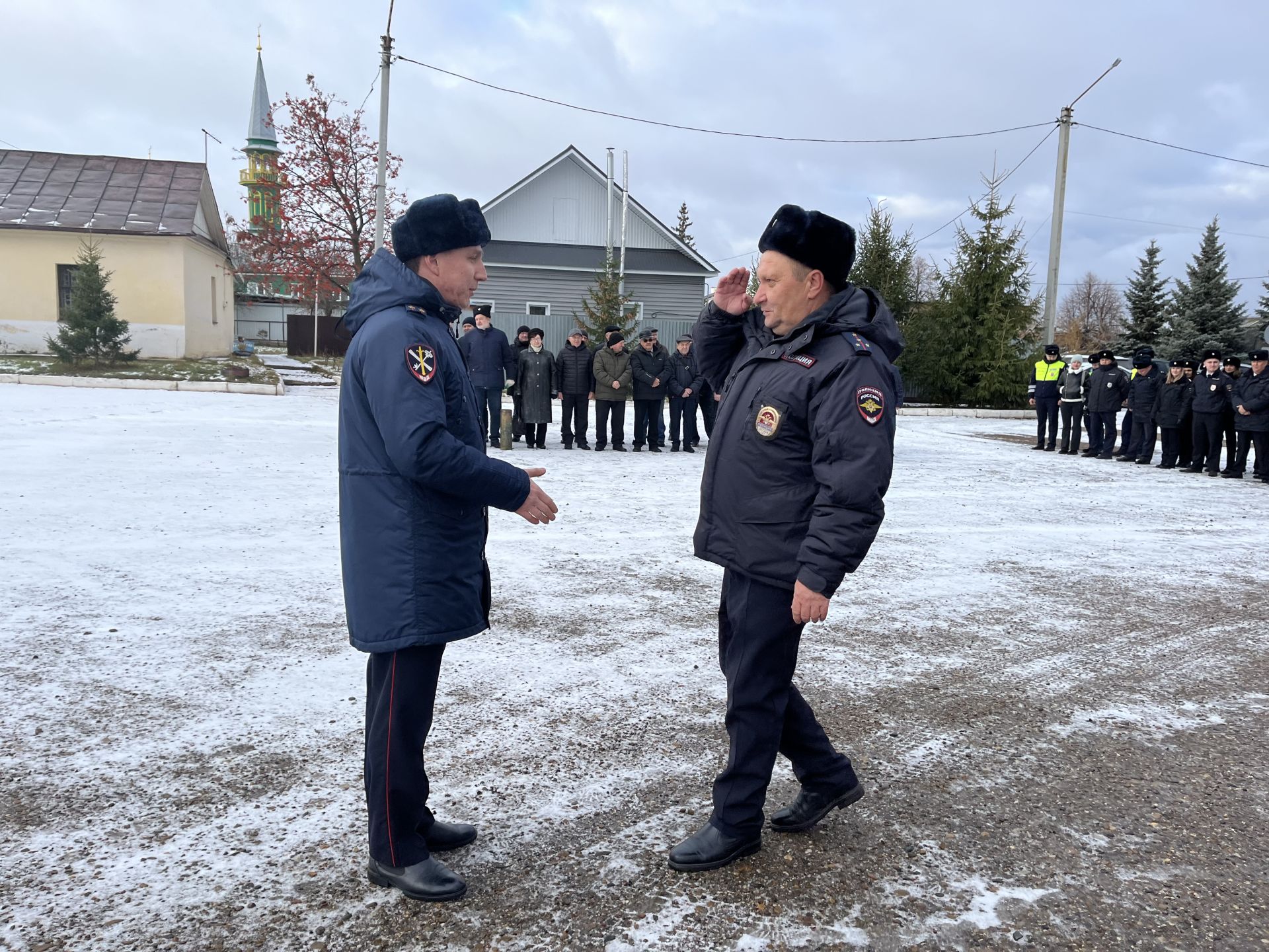 В Чистополе в честь профессионального праздника сотрудникам полиции вручили награды