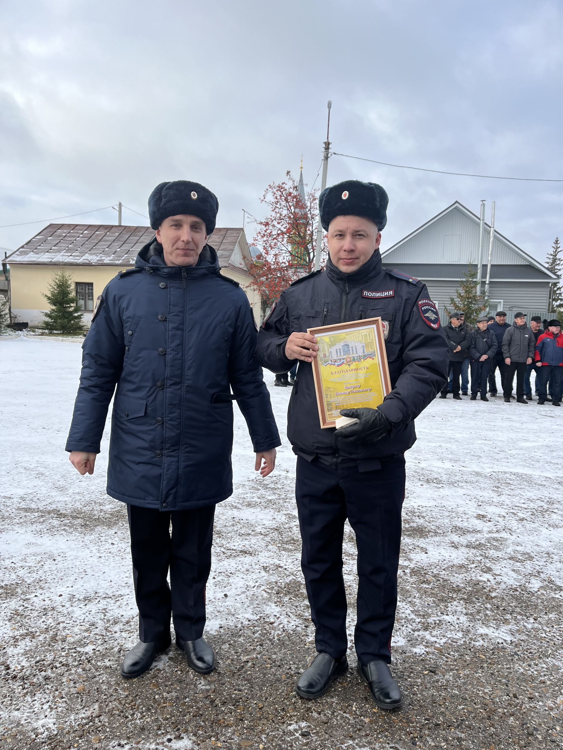 В Чистополе в честь профессионального праздника сотрудникам полиции вручили награды