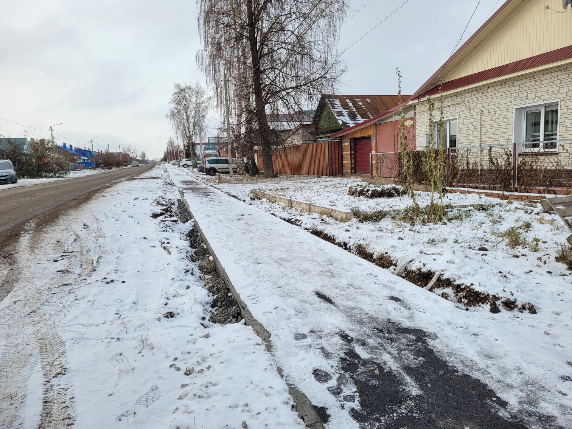 Шәһәрнең 18 урамында яңа тротуарлар барлыкка килде