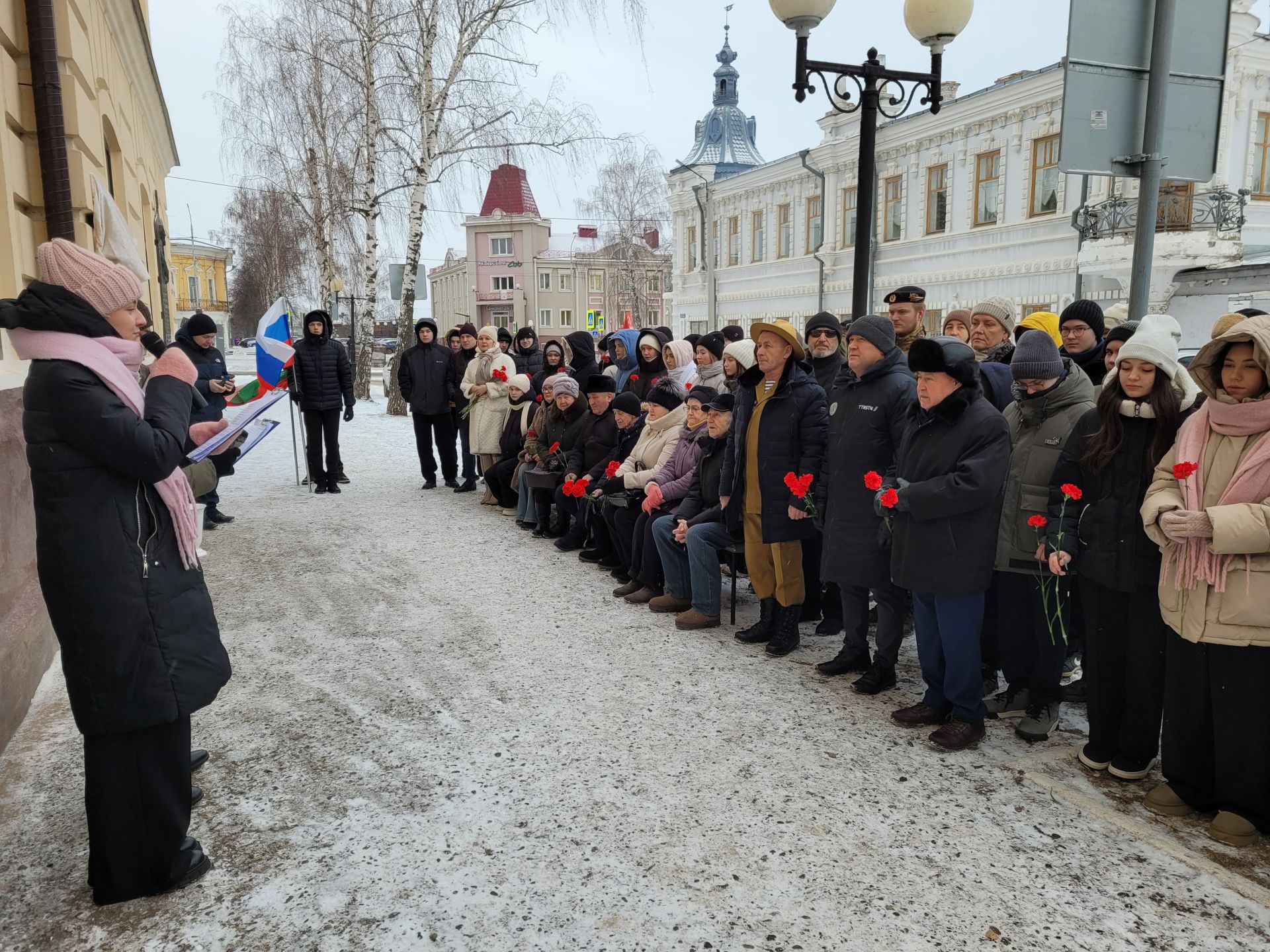 Чистайда мәктәп диварларына махсус хәрби операциядә һәлак булган сугышчылар хөрмәтенә мемориаль такталар куйдылар