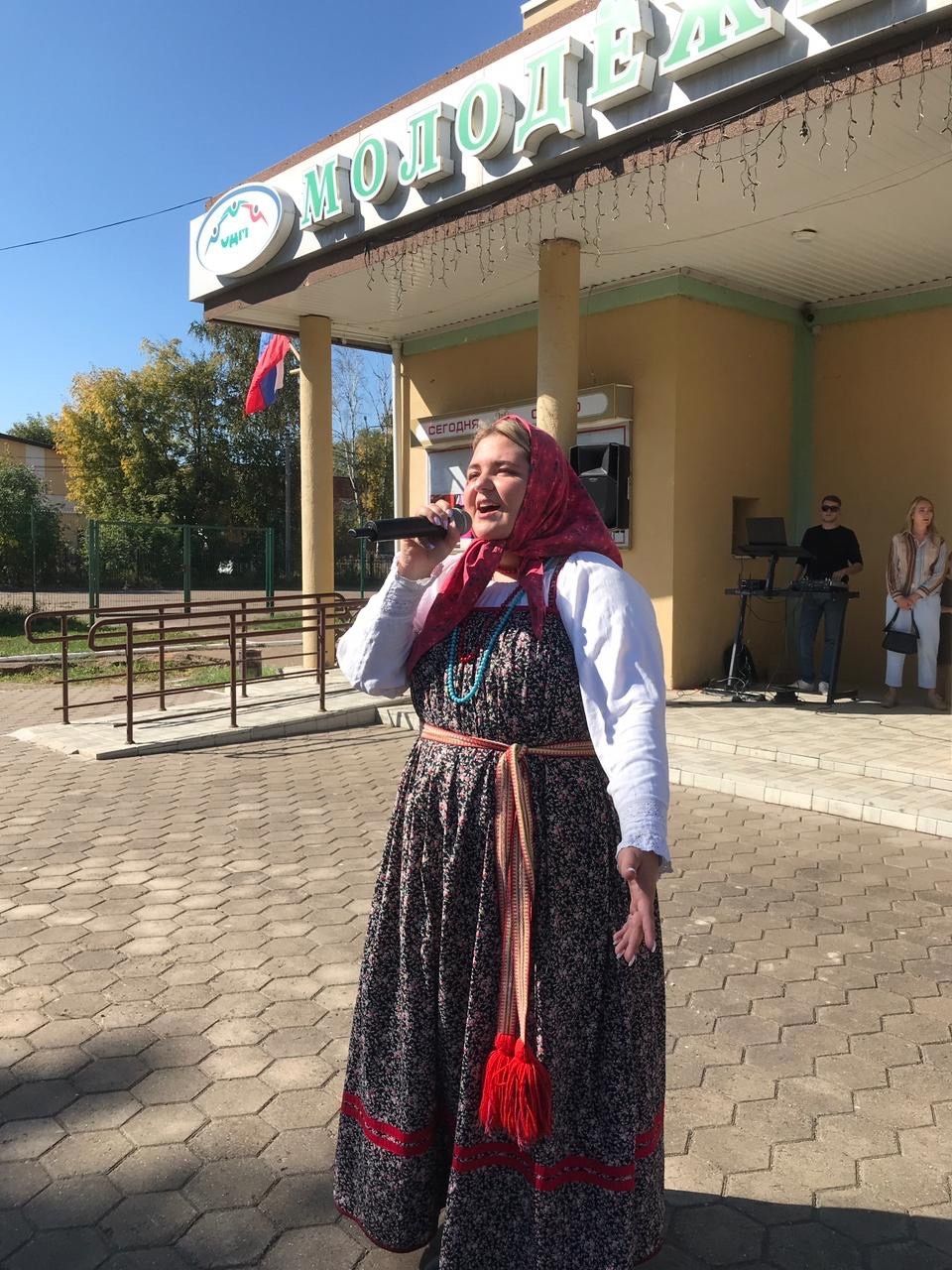 Праздничный концерт для избирателей организовали в Молодежном центре