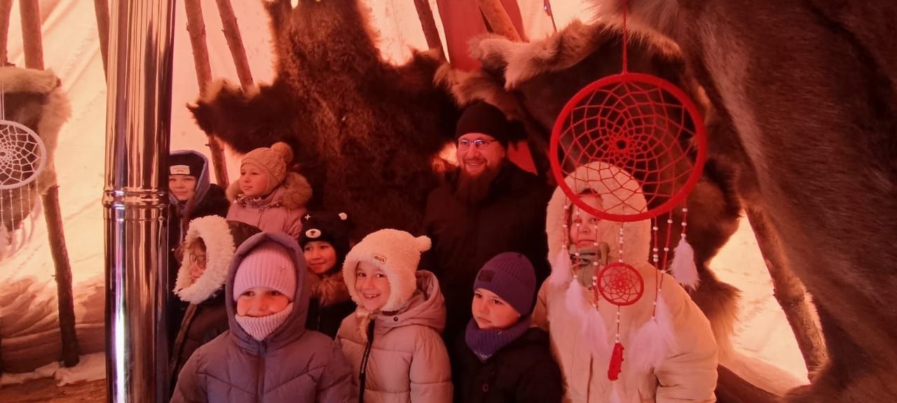 Обитатели рождественского вертепа встретили воспитанников чистопольской воскресной школы